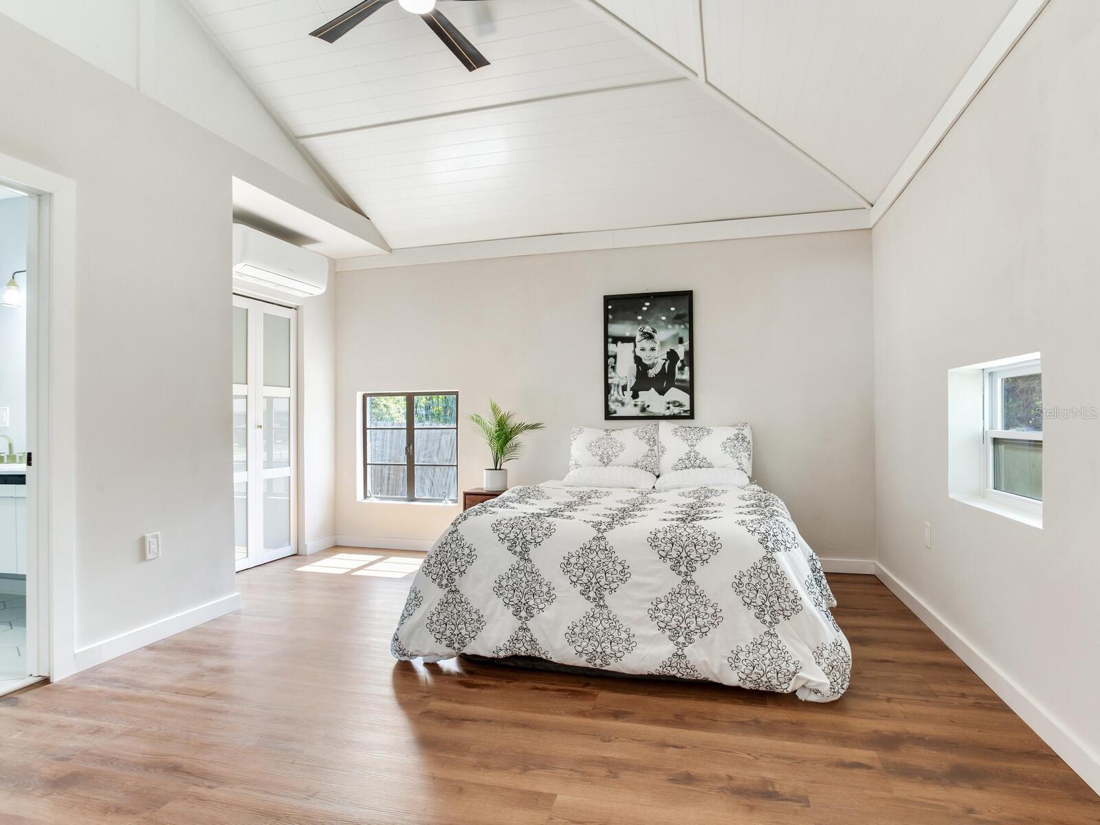 Image 18 of 42 For 4688 8th Avenue N