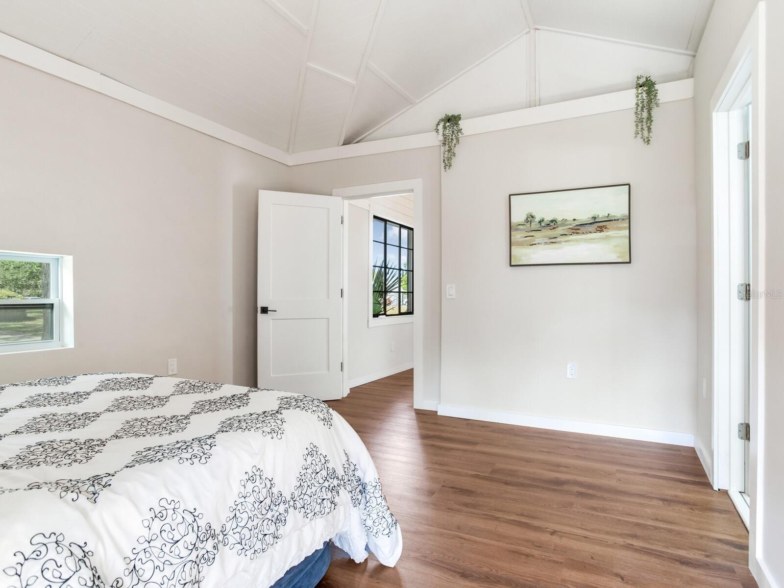 Image 19 of 42 For 4688 8th Avenue N