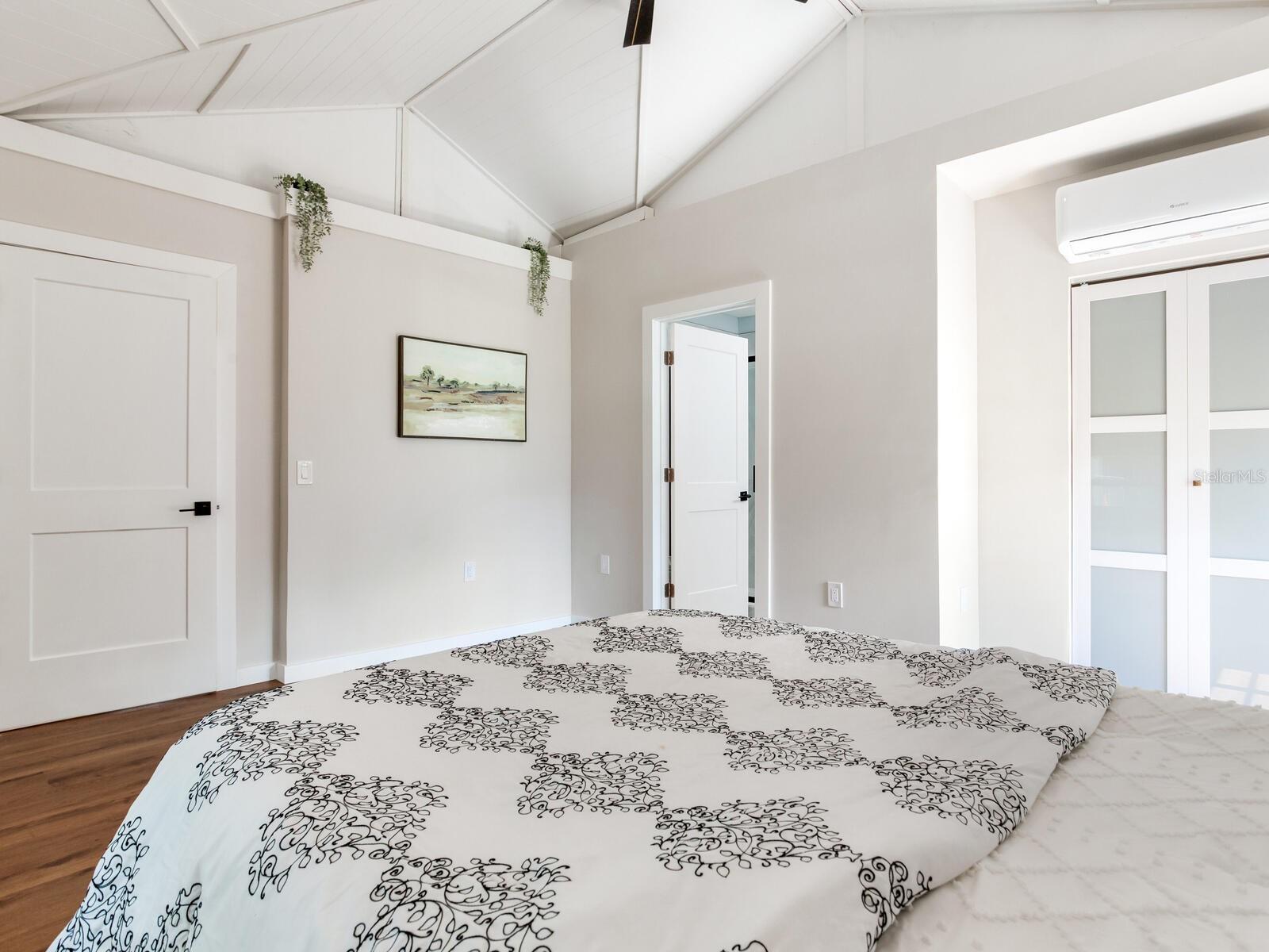 Image 20 of 42 For 4688 8th Avenue N