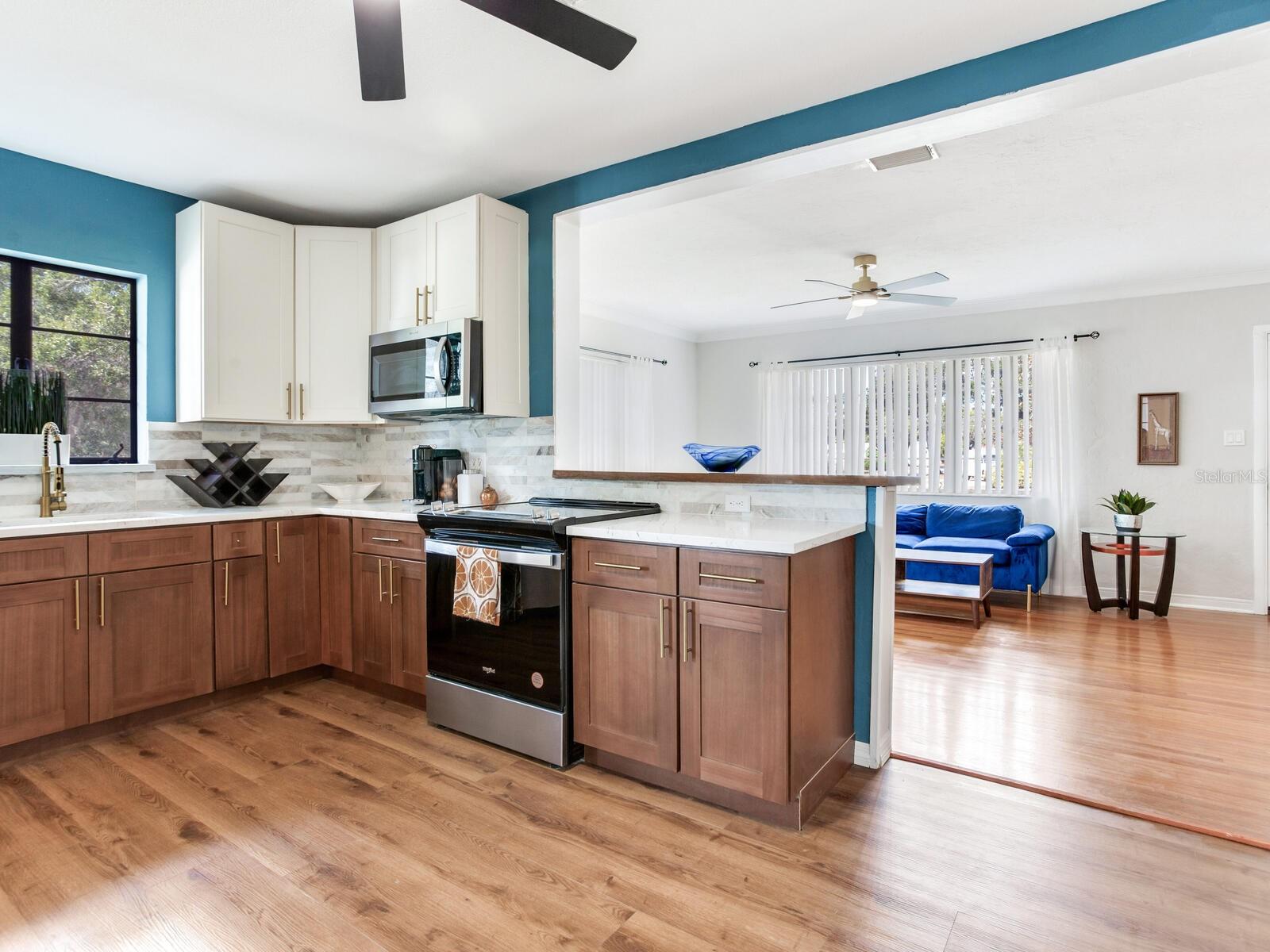 Image 9 of 42 For 4688 8th Avenue N