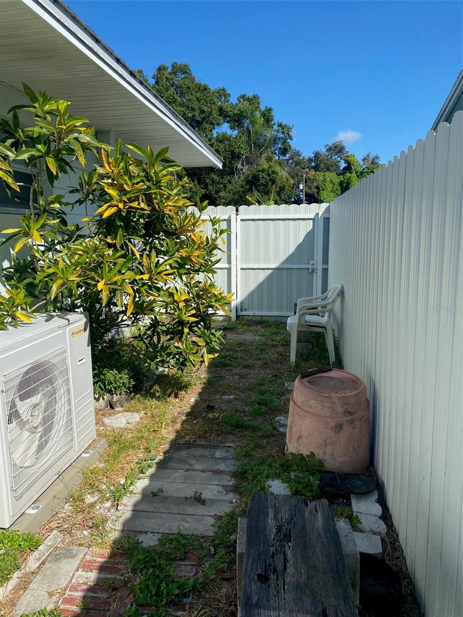 Image 12 of 46 For 695 41st Street N