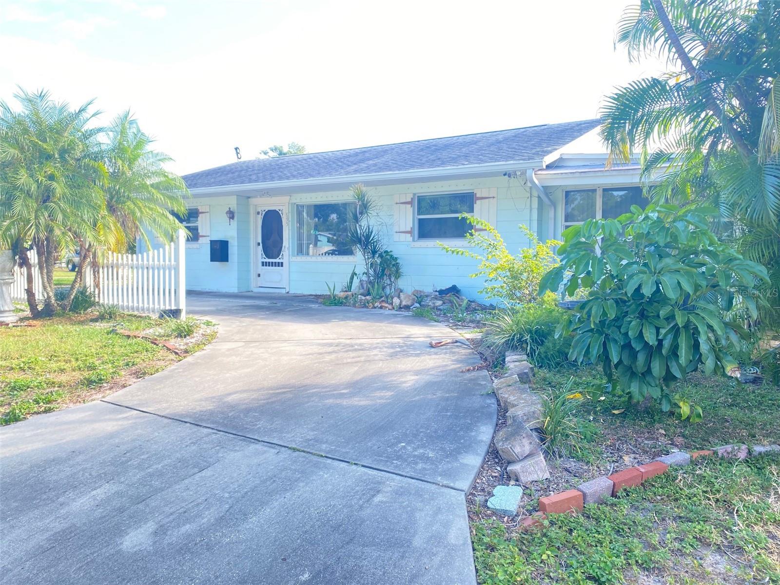 Image 3 of 46 For 695 41st Street N