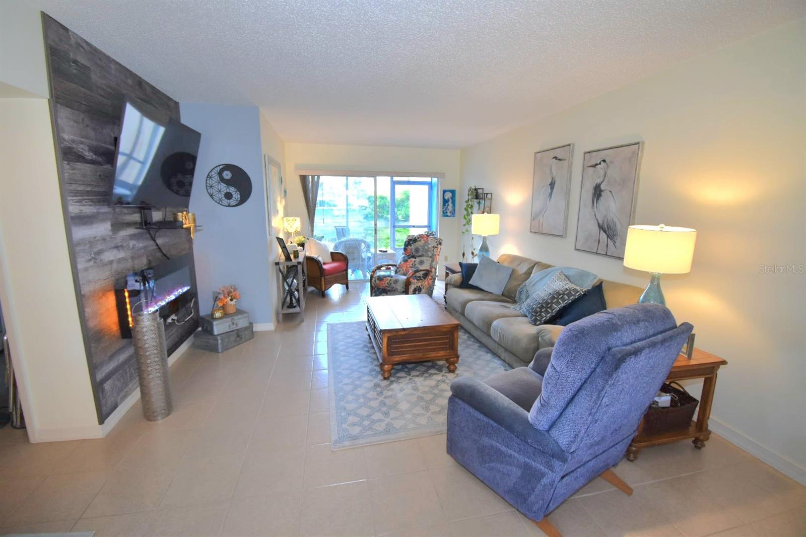 Image 12 of 30 For 948 Virginia Street 107