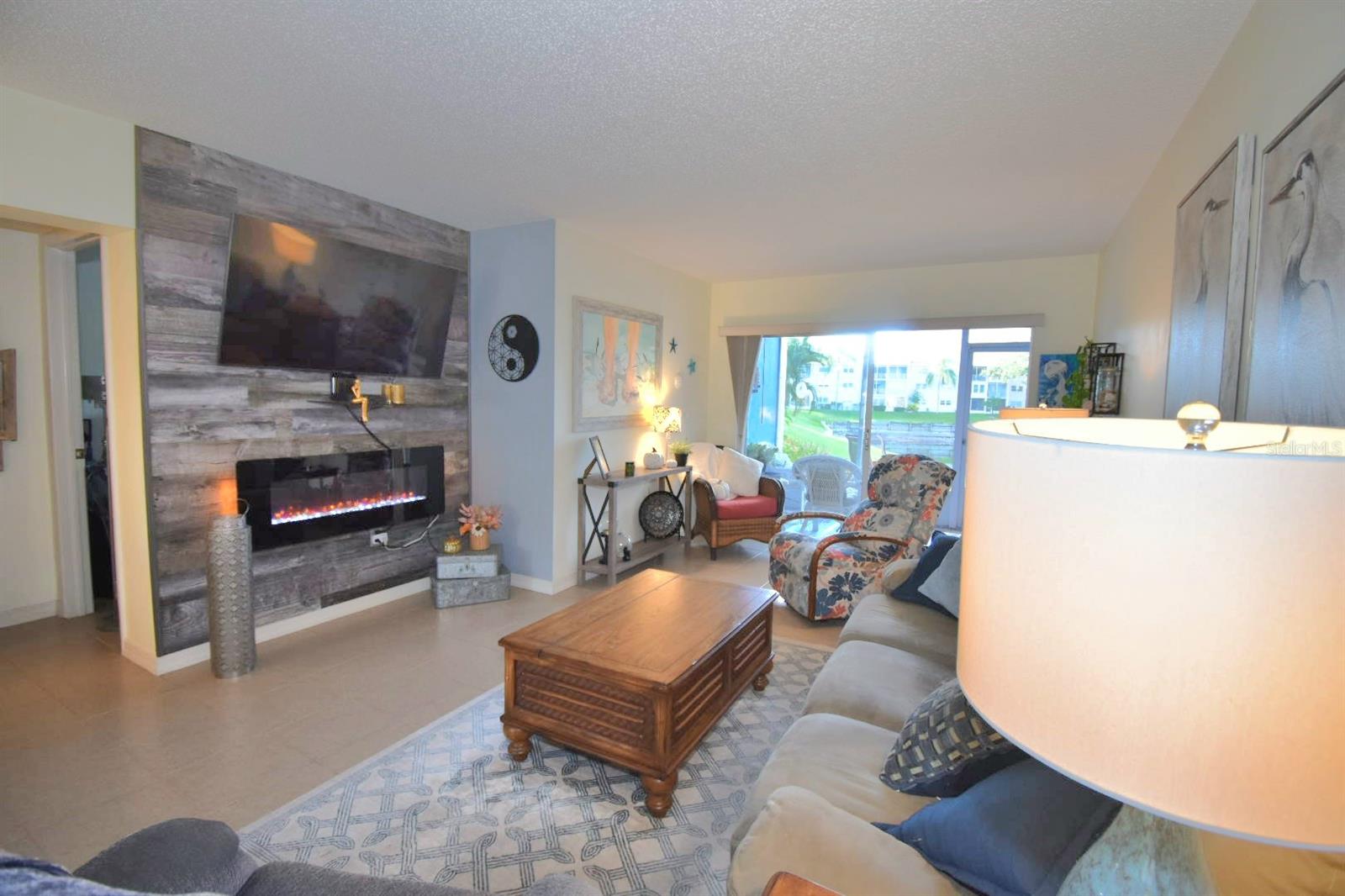 Image 13 of 30 For 948 Virginia Street 107