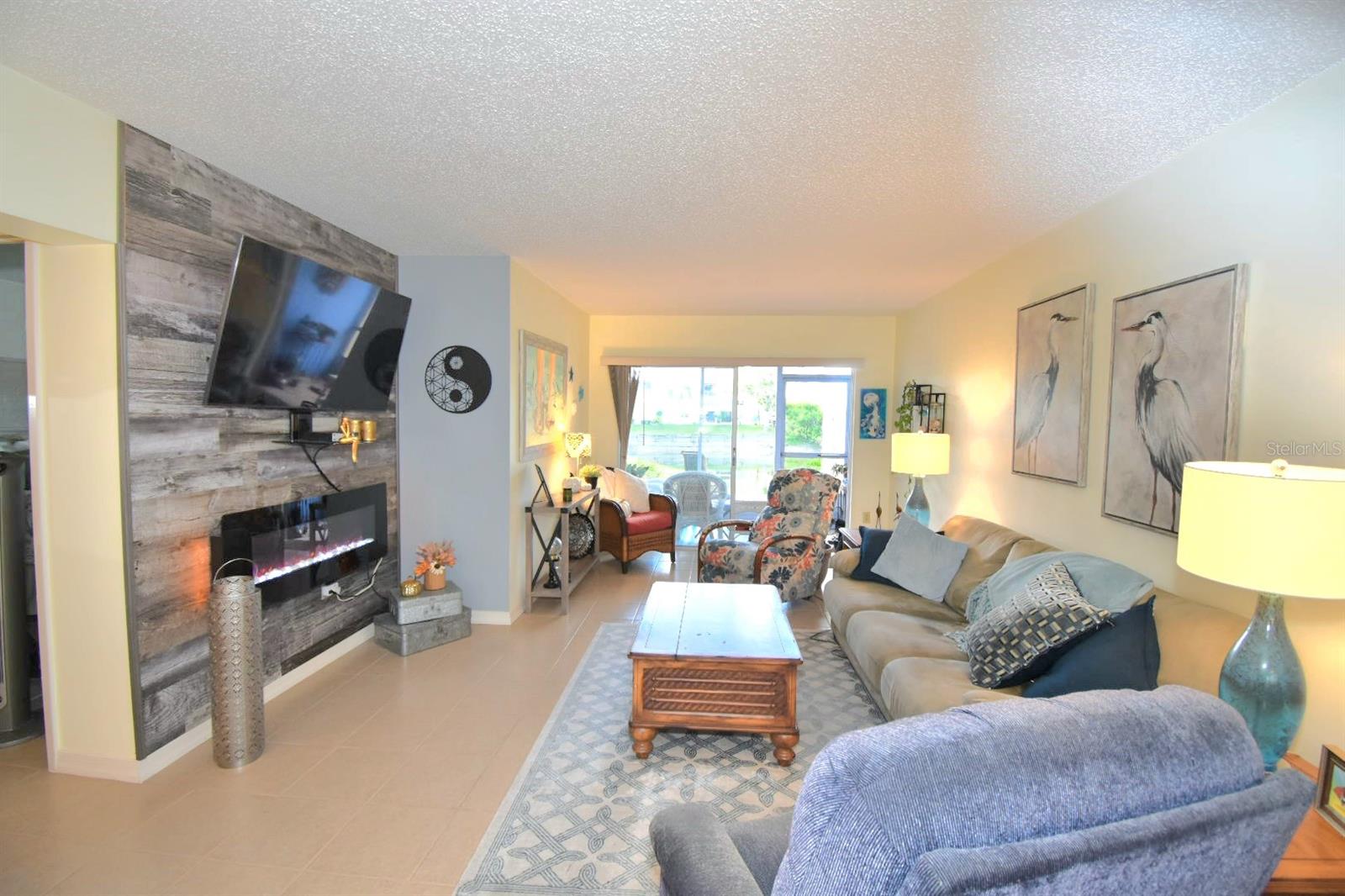 Image 14 of 30 For 948 Virginia Street 107