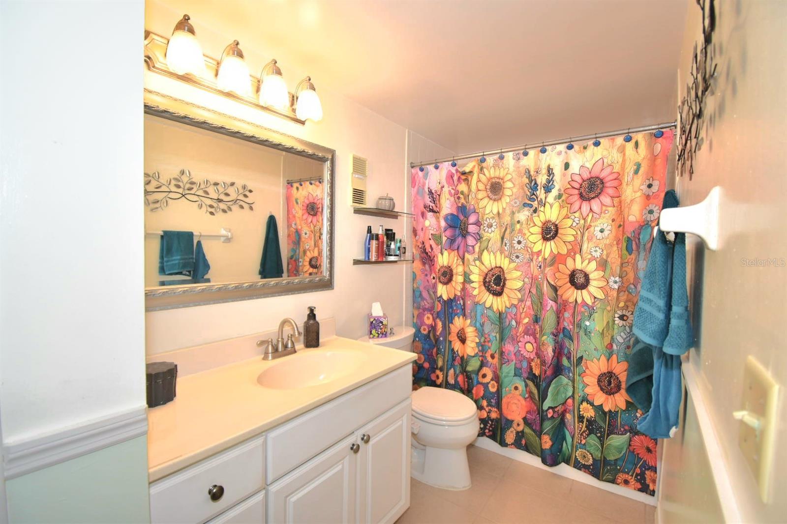 Image 15 of 30 For 948 Virginia Street 107