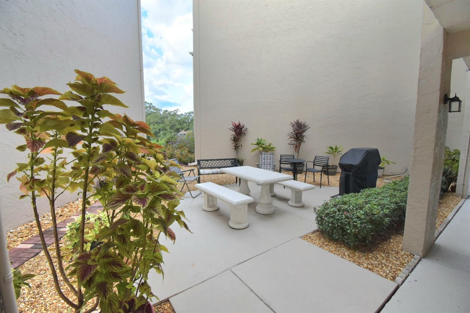 Image 20 of 30 For 948 Virginia Street 107