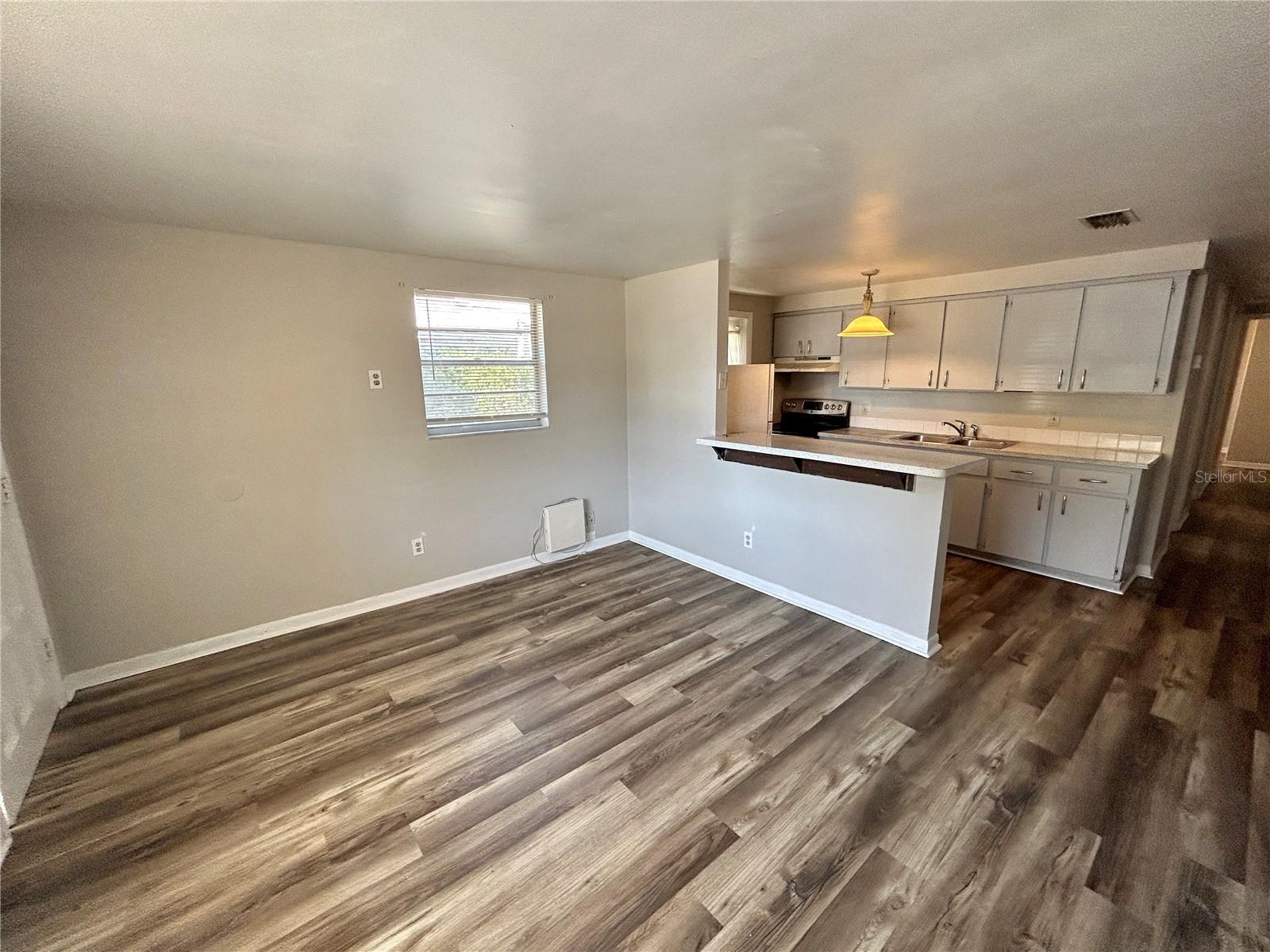 Image 12 of 13 For 1016 Seneca Avenue A