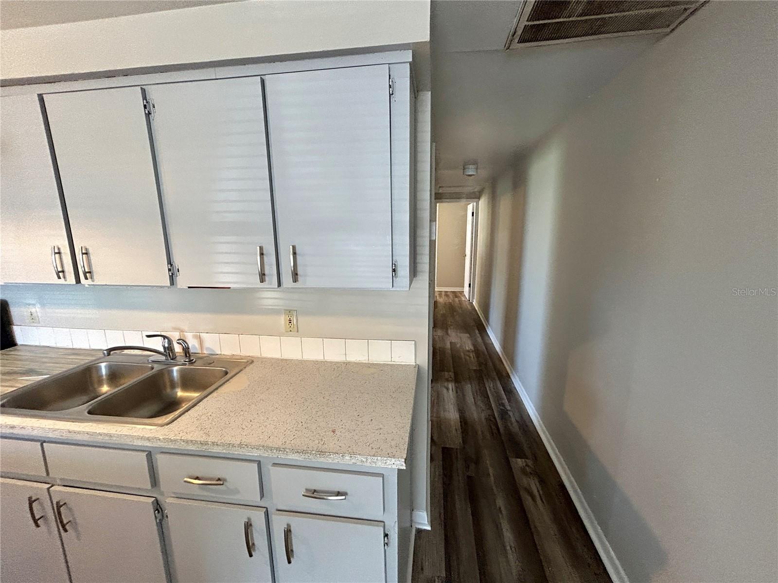 Image 4 of 13 For 1016 Seneca Avenue A
