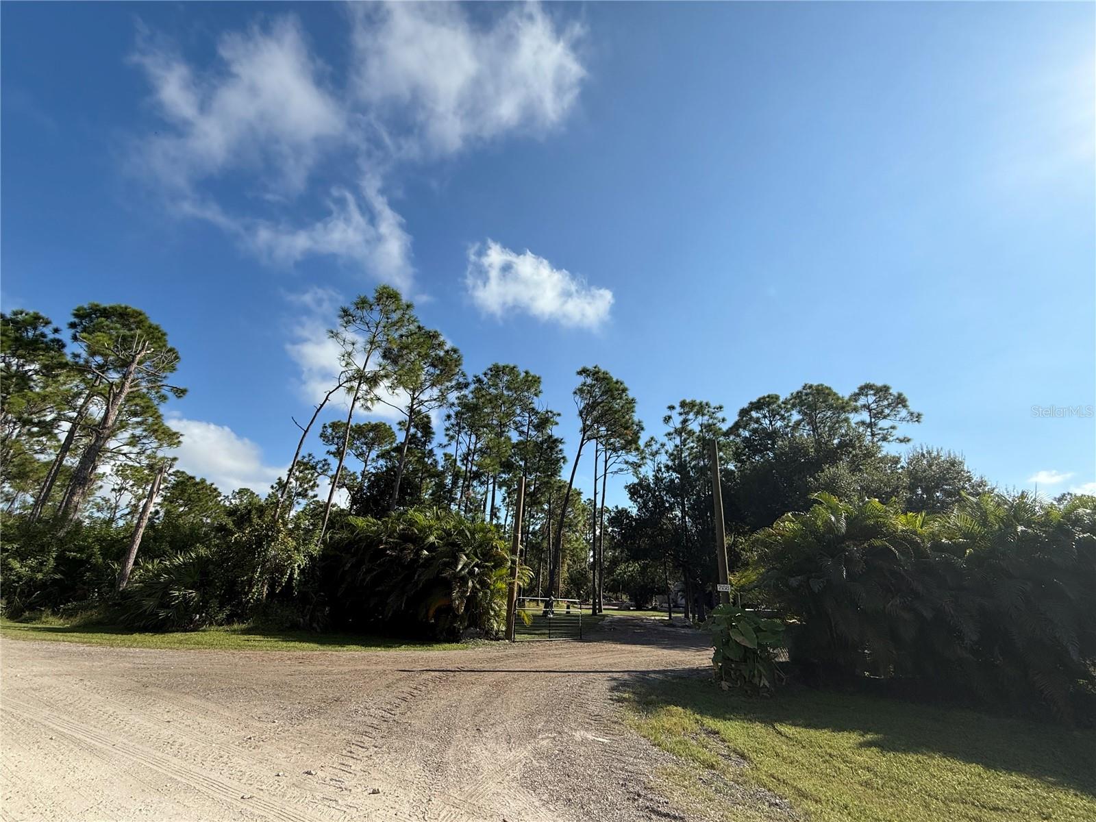Image 8 of 8 For 7142 Acorn Boulevard