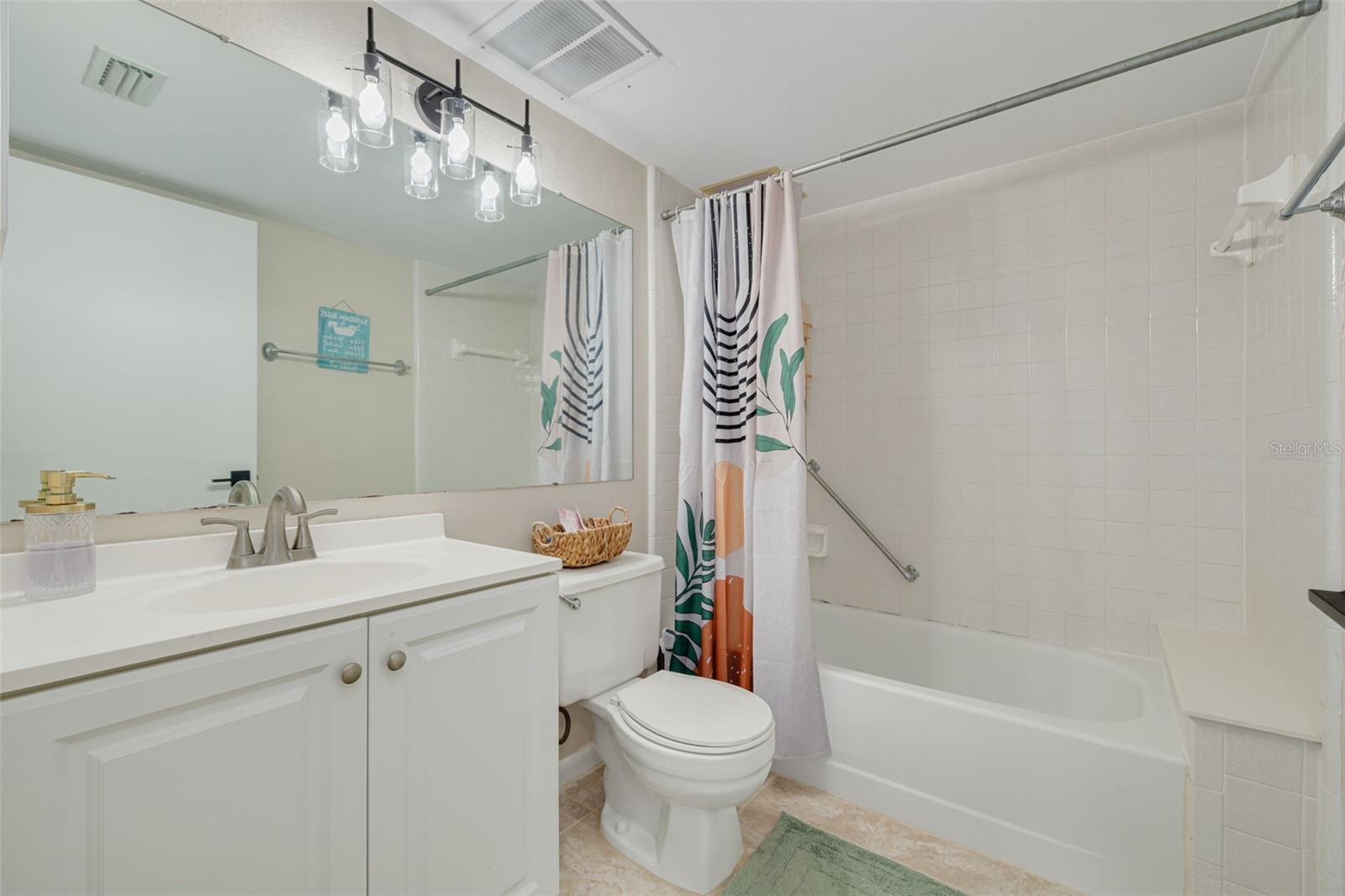 Image 20 of 31 For 1143 Pine Ridge Circle W C1