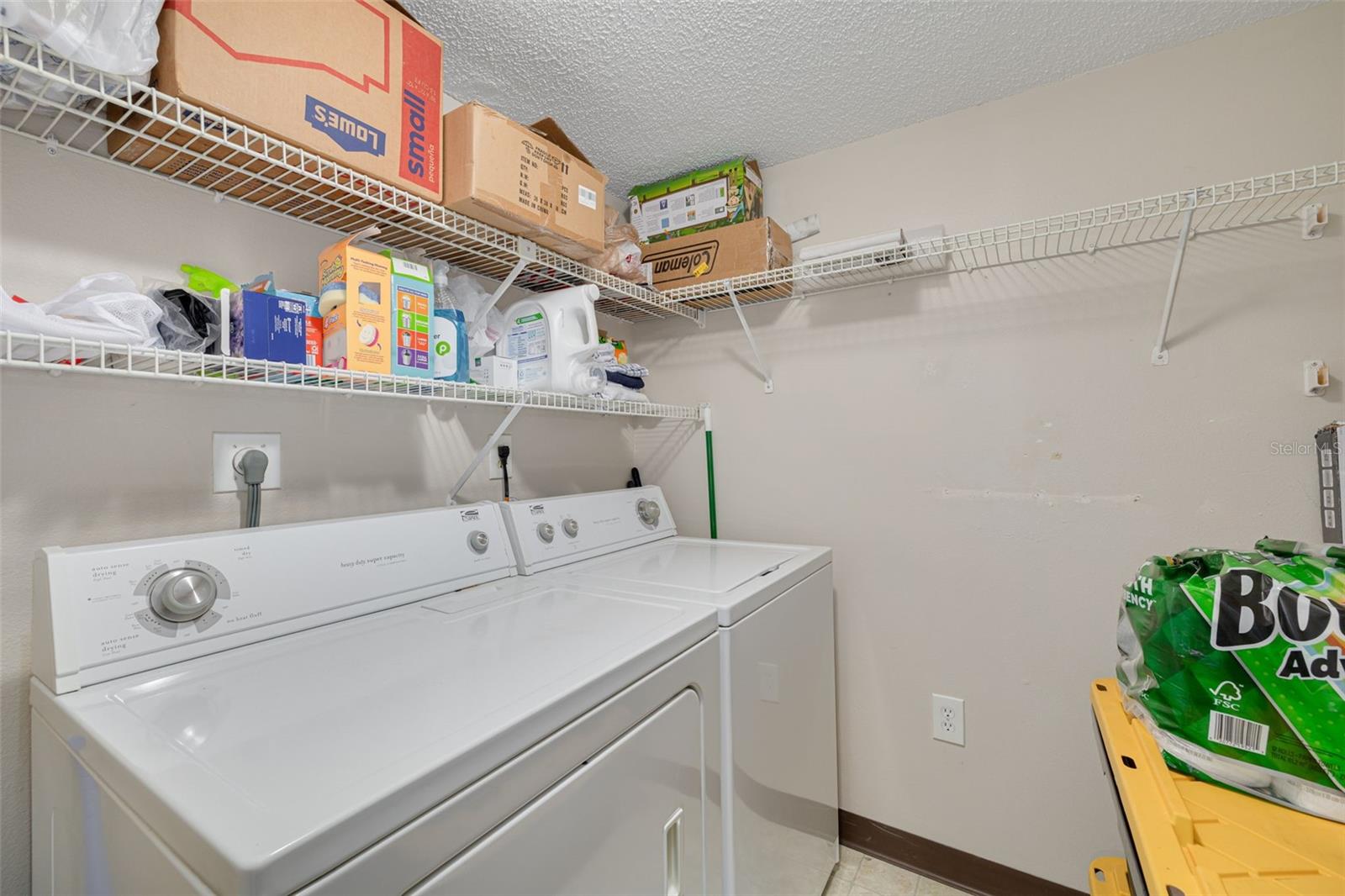 Image 21 of 31 For 1143 Pine Ridge Circle W C1