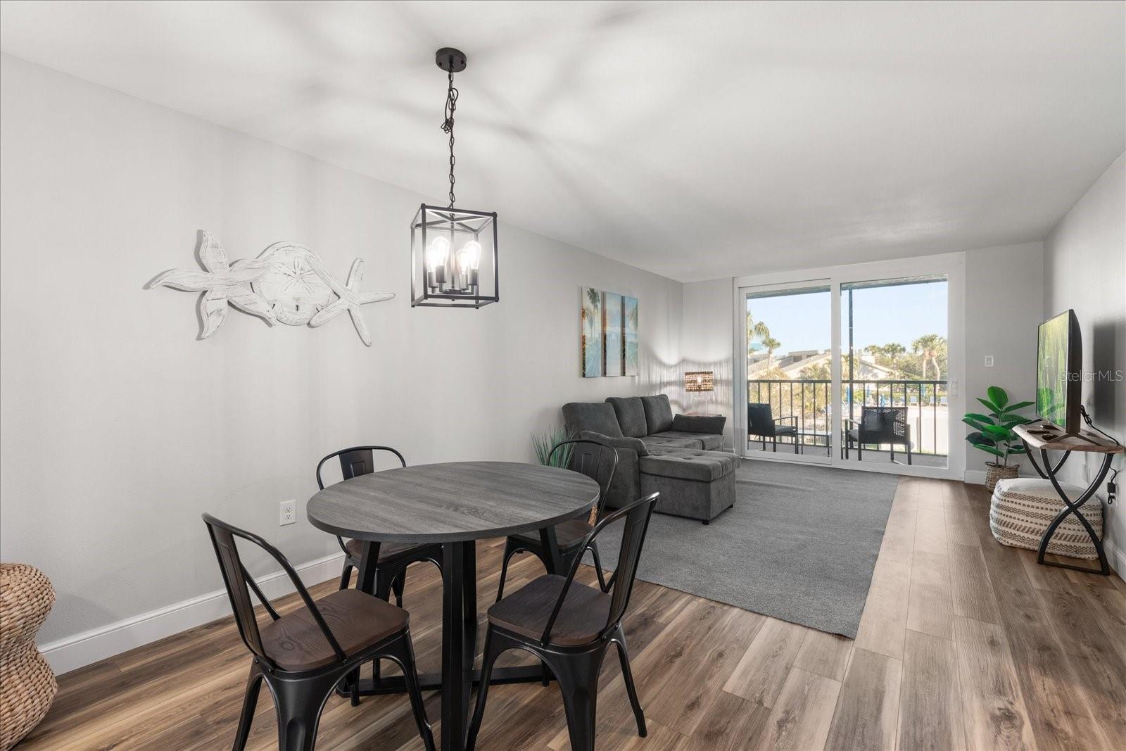 Image 19 of 36 For 1324 Pasadena Avenue S 204