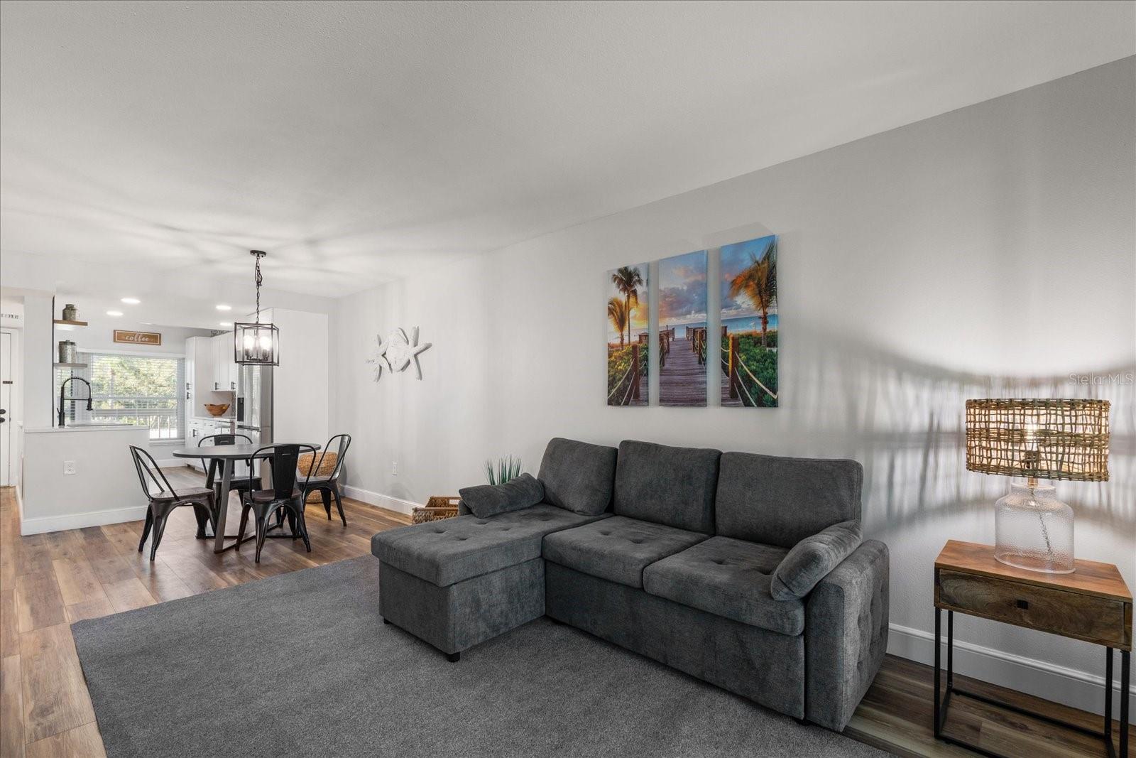 Image 24 of 36 For 1324 Pasadena Avenue S 204