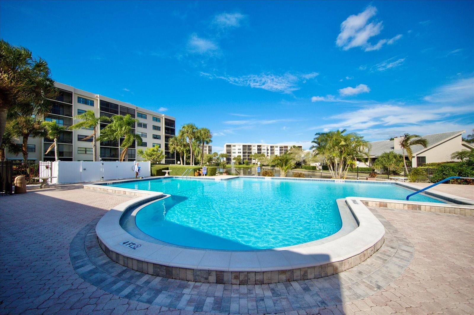 Image 33 of 36 For 1324 Pasadena Avenue S 204