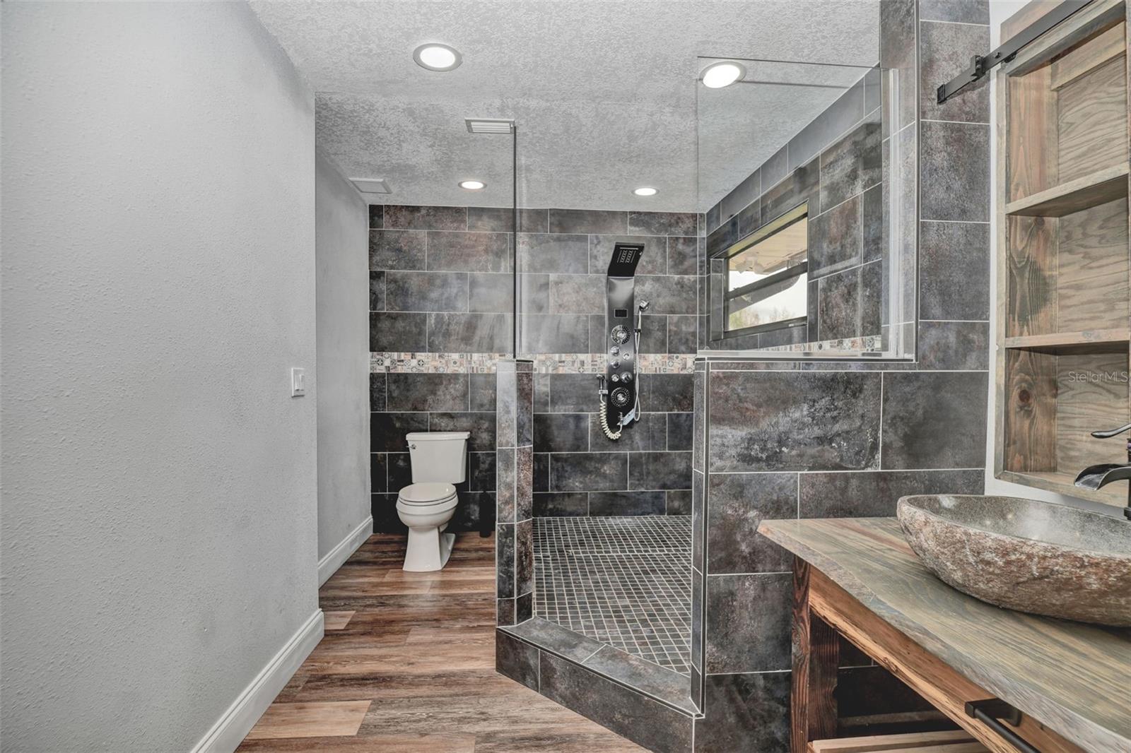 Image 26 of 36 For 7505 Jomel Drive