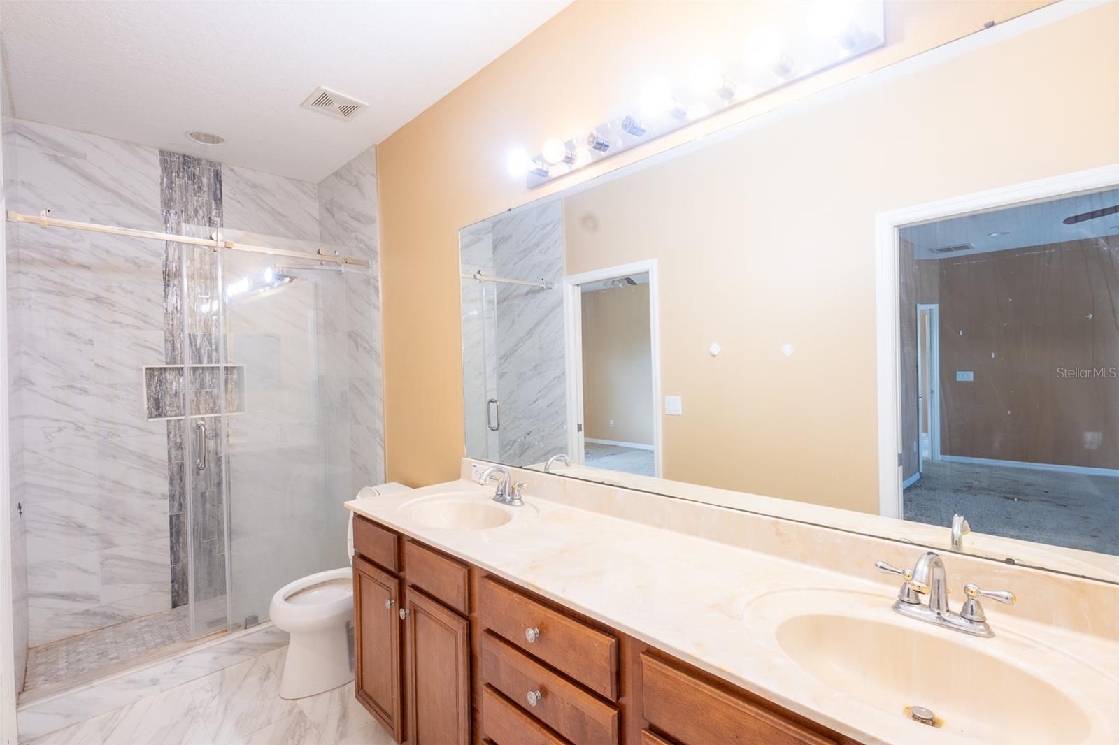 Image 43 of 55 For 16224 Ivy Lake Drive