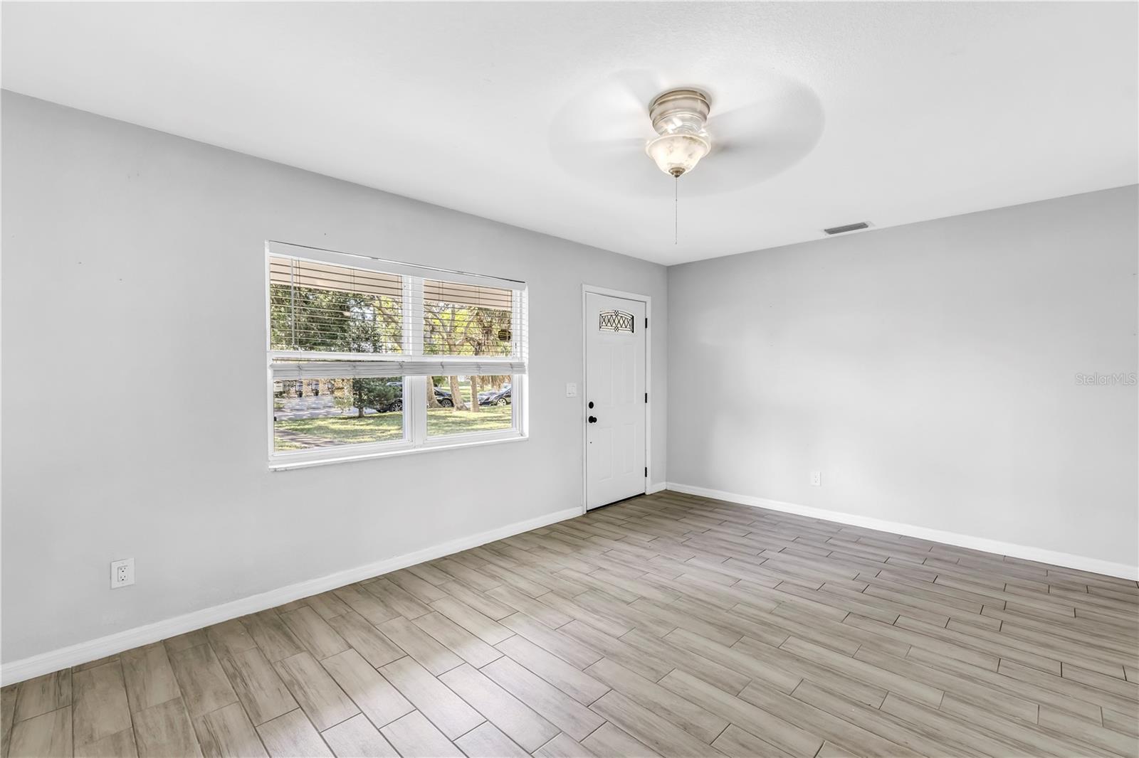 Image 13 of 37 For 3277 49th Avenue N