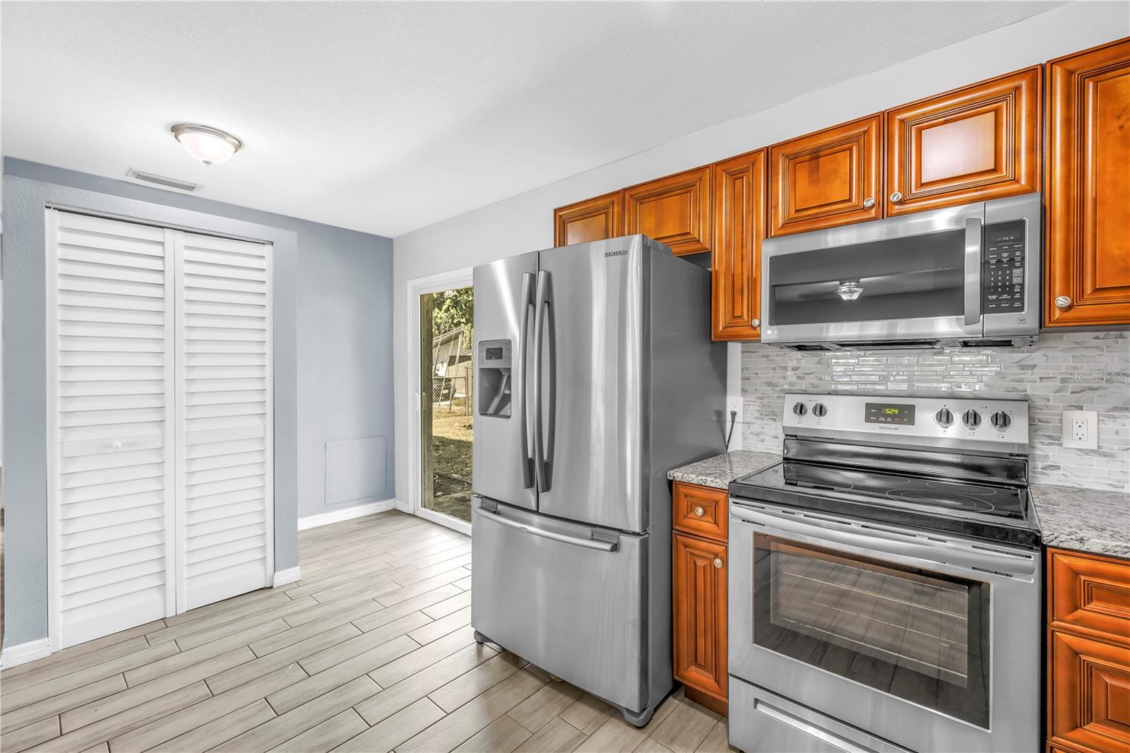 Image 6 of 37 For 3277 49th Avenue N