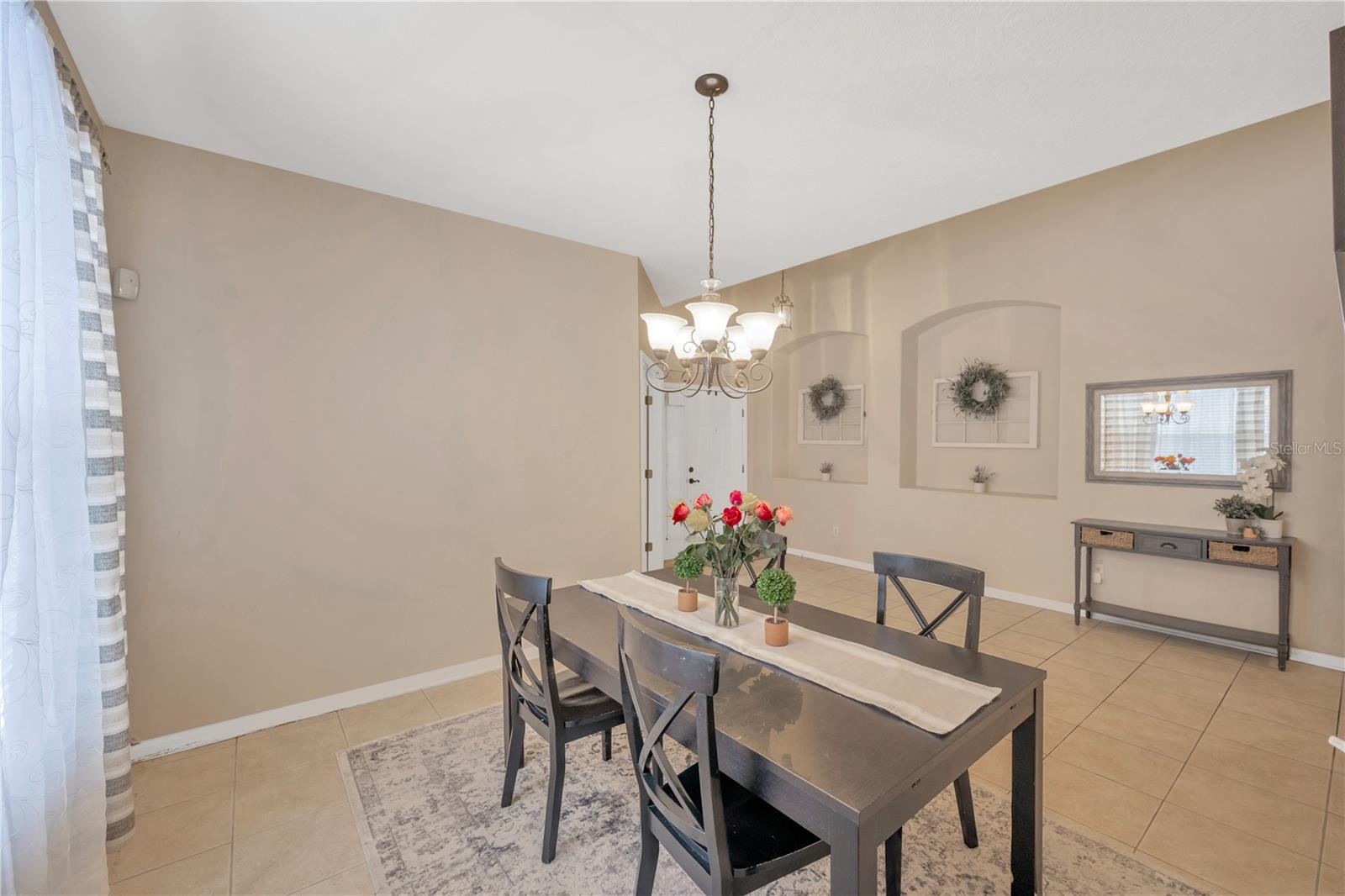 Image 5 of 37 For 12834 Hampton Hill Drive
