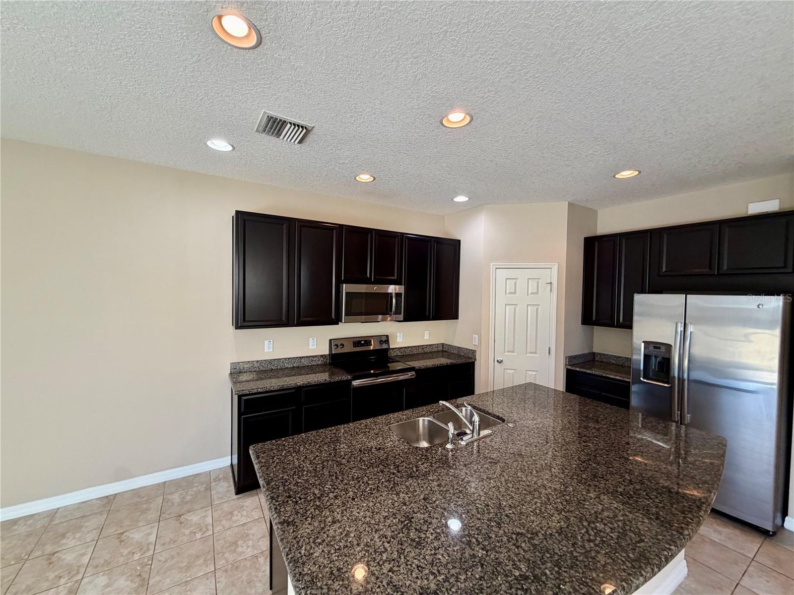 Image 4 of 18 For 7020 Woodchase Glen Drive