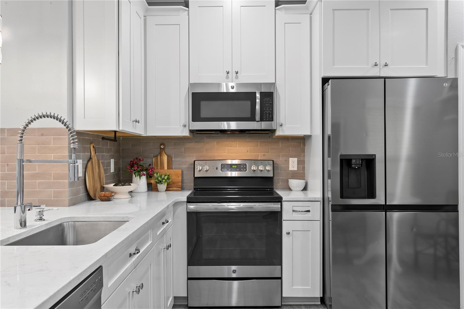 Image 6 of 36 For 11506 Crowned Sparrow Lane