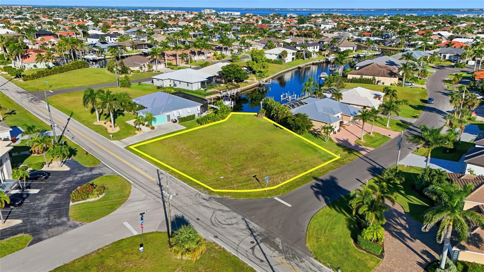 Image 10 of 24 For 600 Via Tripoli