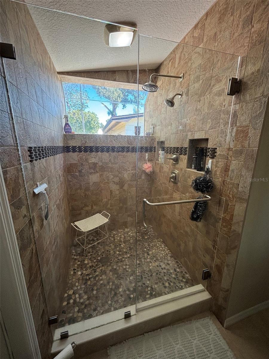 Image 13 of 39 For 6527 40th Avenue N