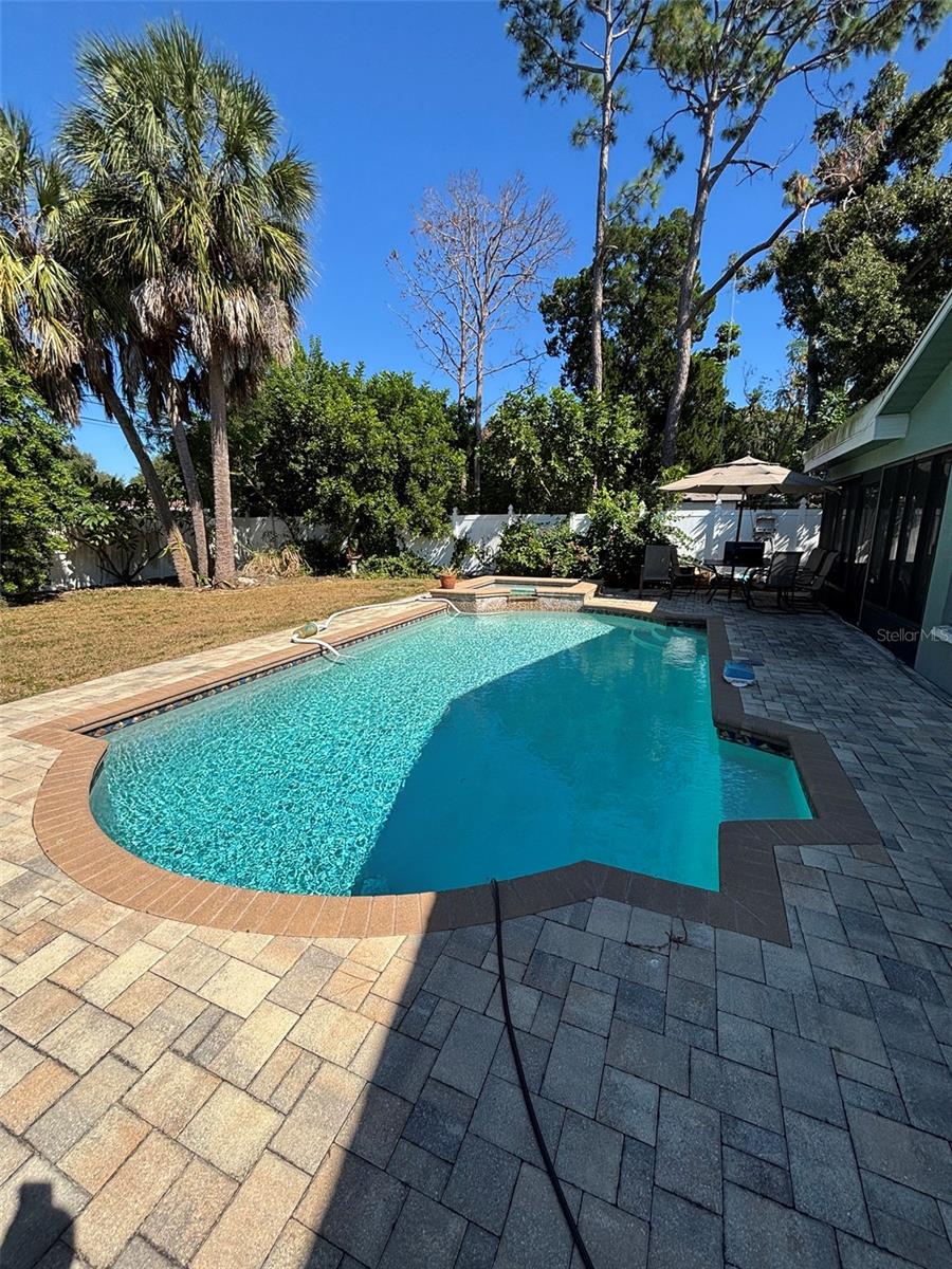 Image 18 of 39 For 6527 40th Avenue N