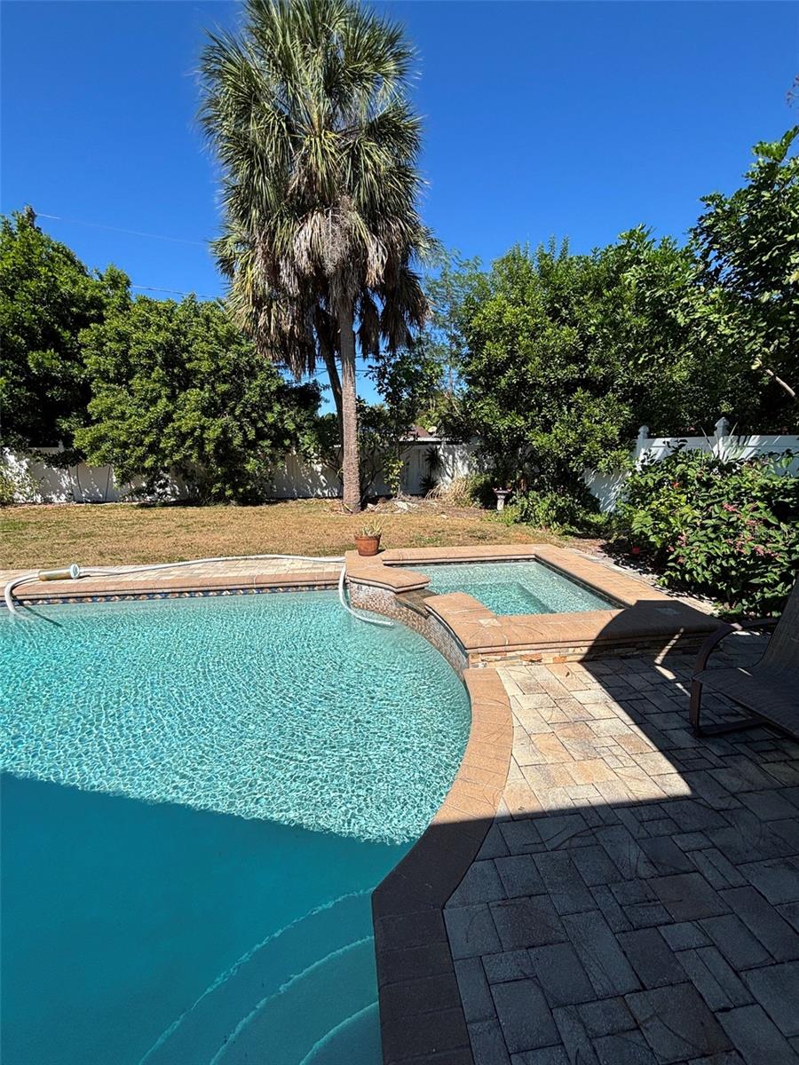 Image 19 of 39 For 6527 40th Avenue N