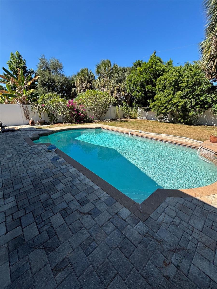 Image 20 of 39 For 6527 40th Avenue N