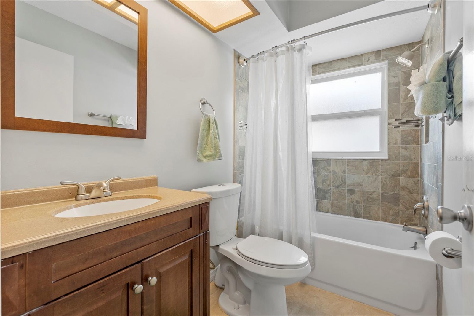 Image 27 of 39 For 6527 40th Avenue N