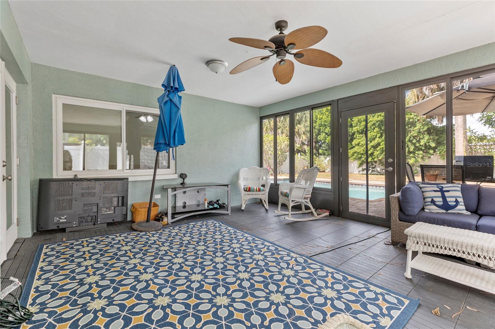 Image 28 of 39 For 6527 40th Avenue N