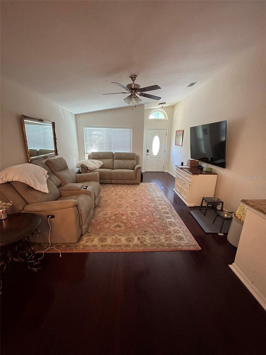 Image 3 of 39 For 6527 40th Avenue N