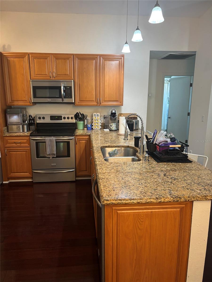 Image 5 of 39 For 6527 40th Avenue N