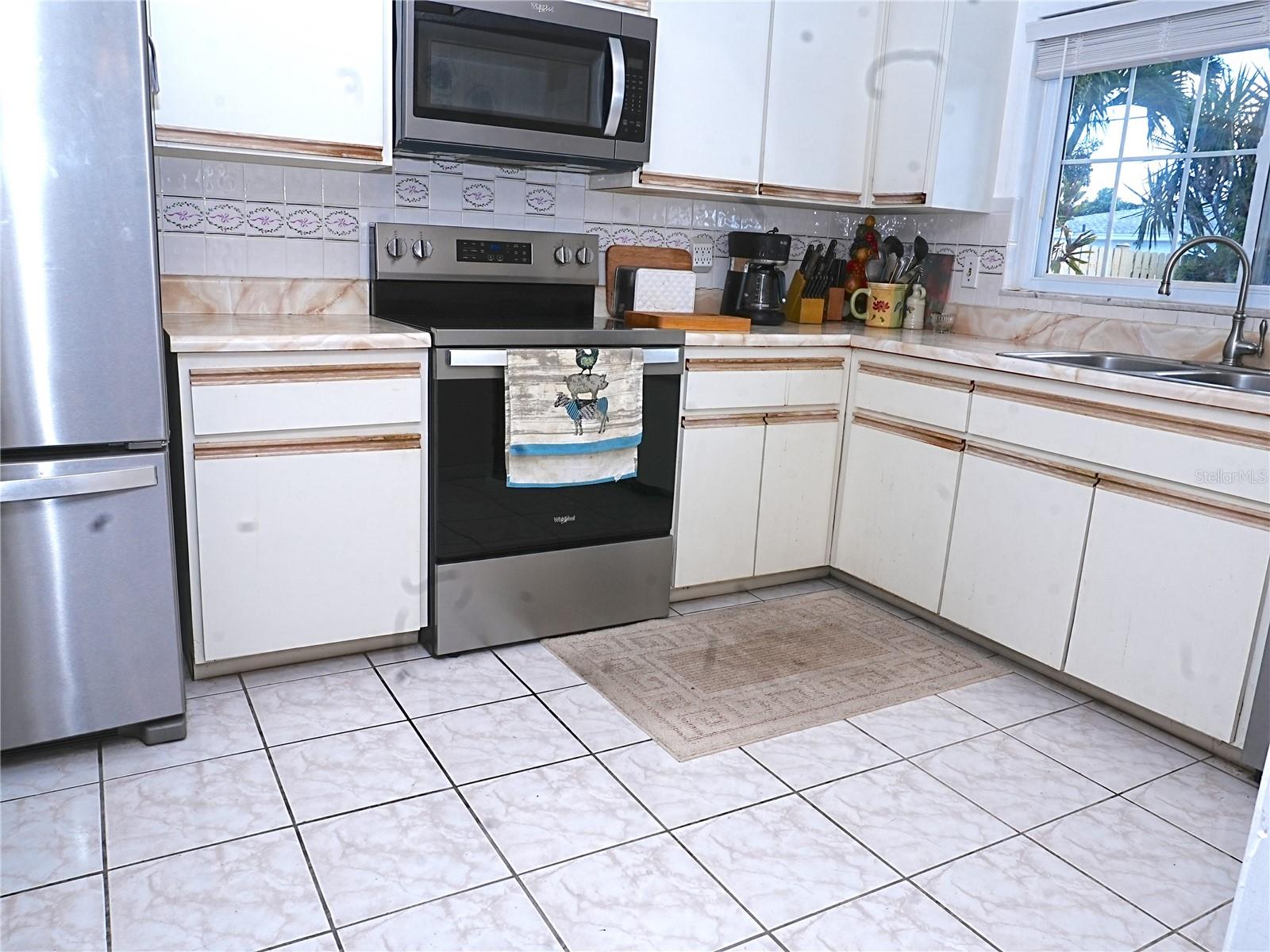 Image 12 of 34 For 305 Gulf Blvd