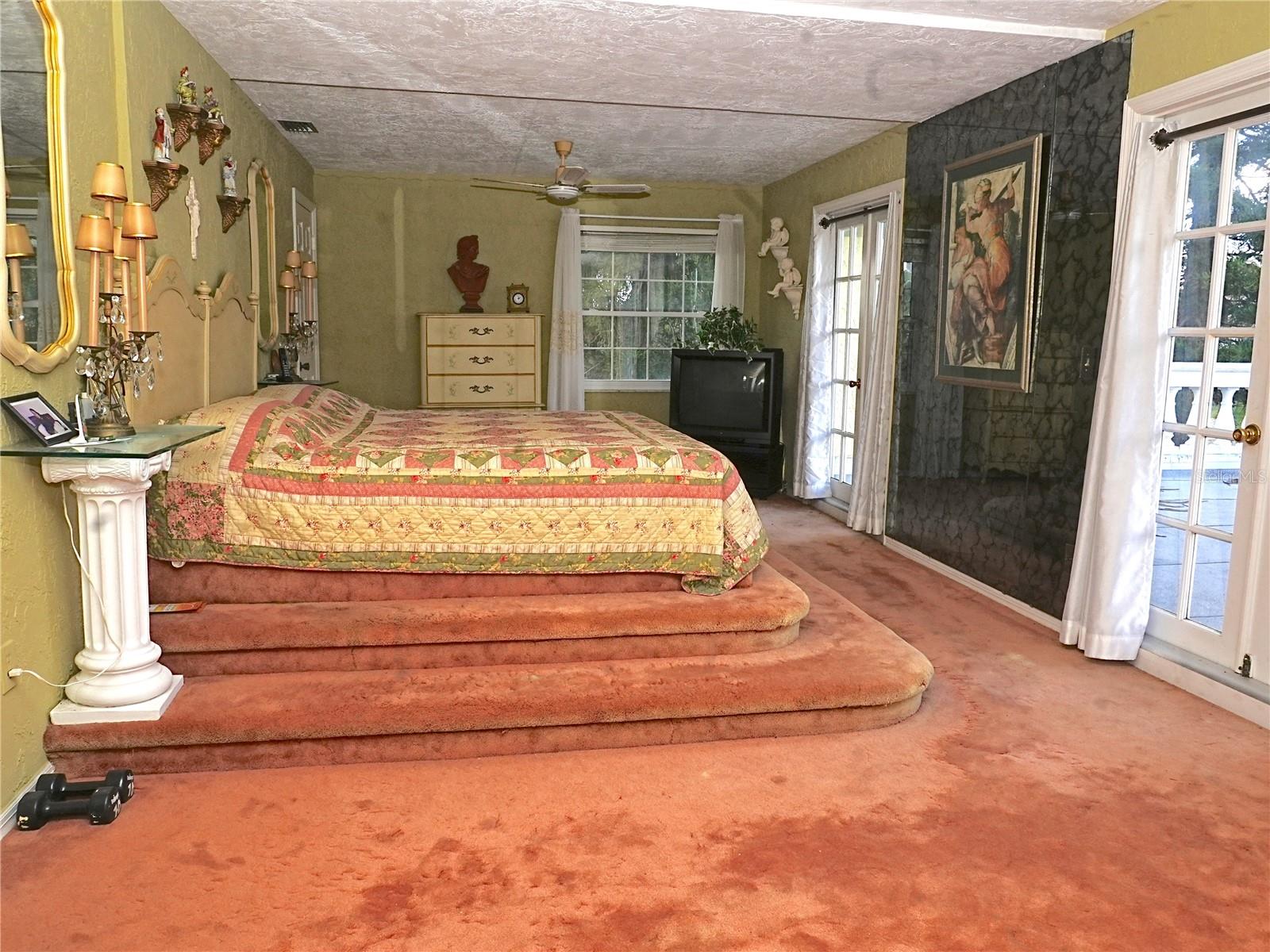 Image 14 of 34 For 305 Gulf Blvd