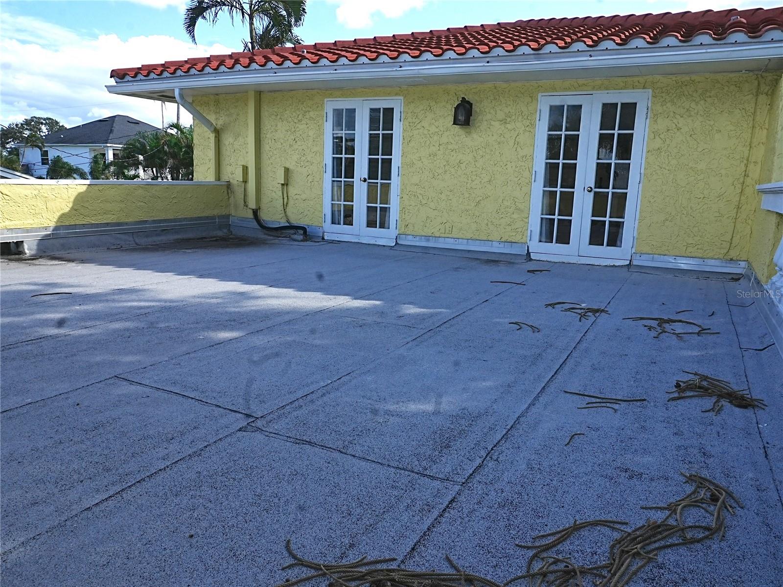 Image 18 of 34 For 305 Gulf Blvd