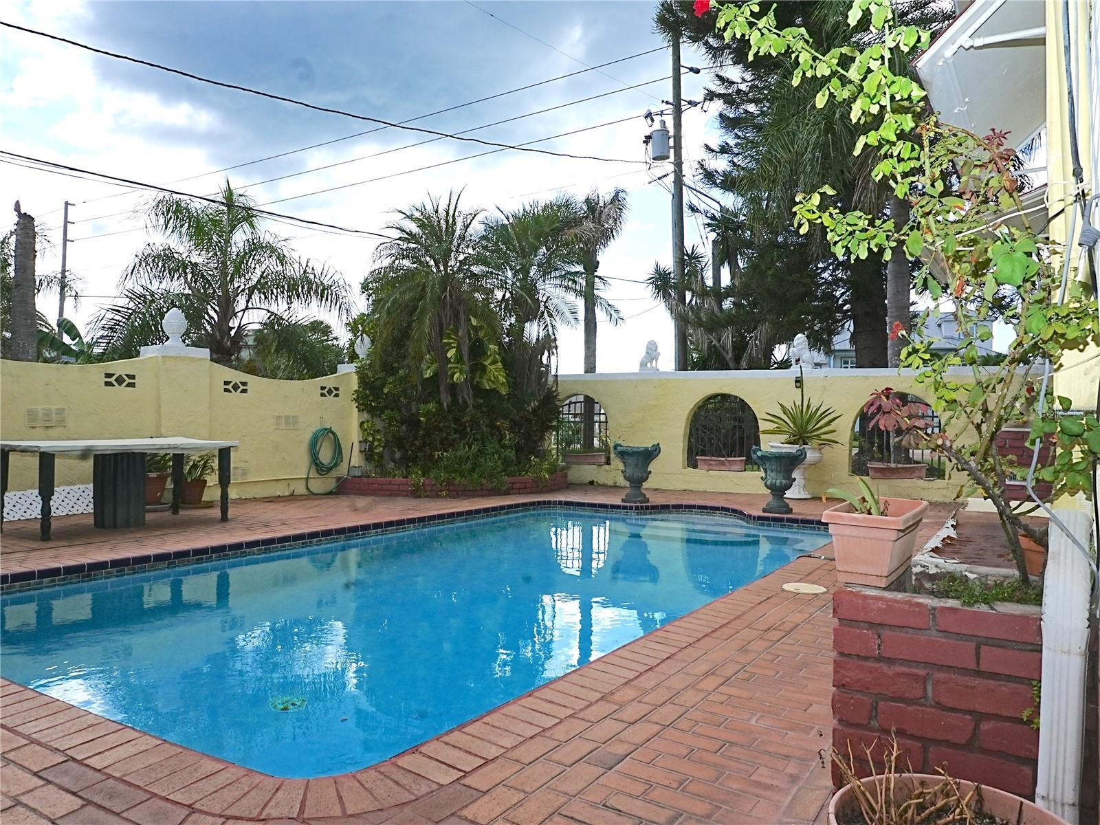 Image 20 of 34 For 305 Gulf Blvd