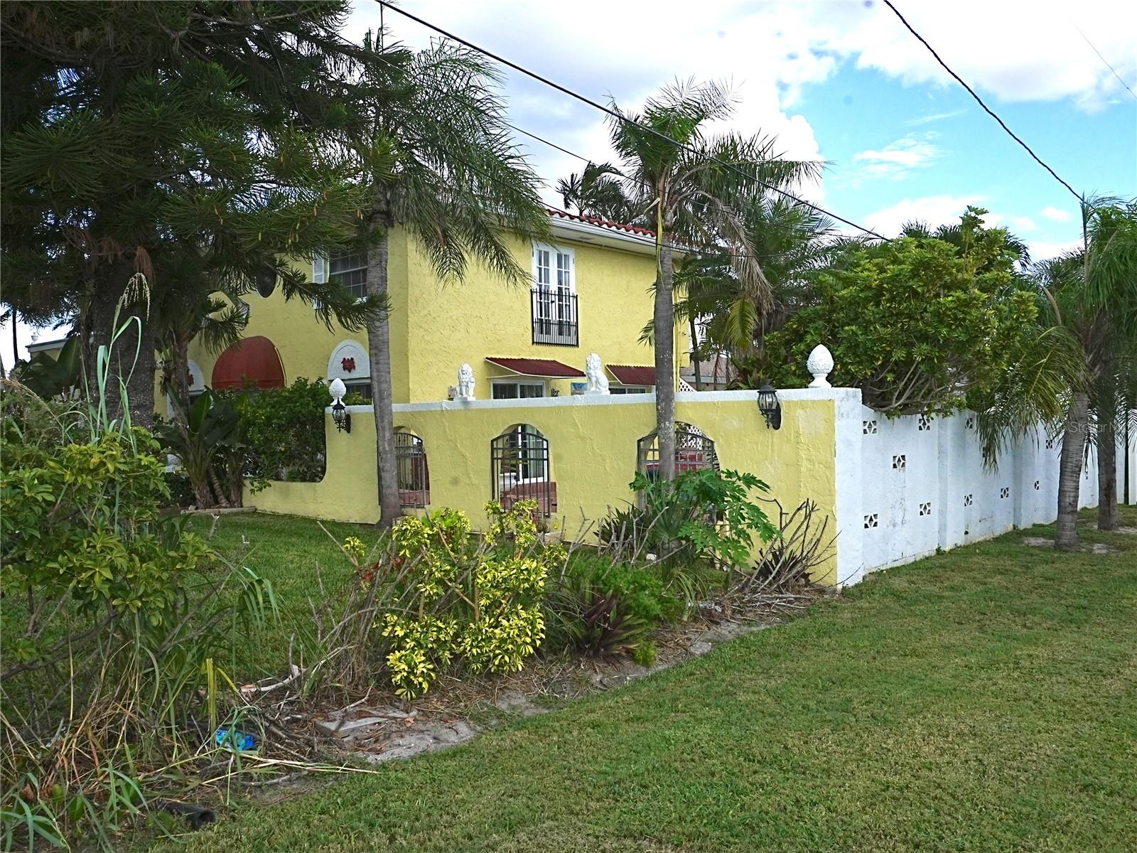 Image 21 of 34 For 305 Gulf Blvd