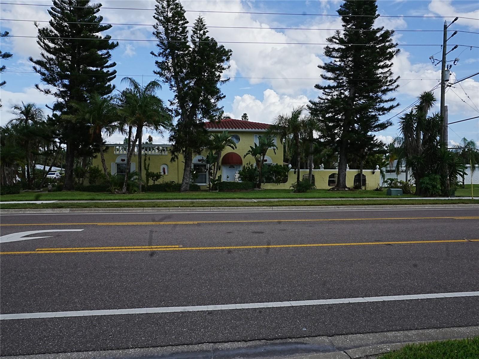 Image 33 of 34 For 305 Gulf Blvd