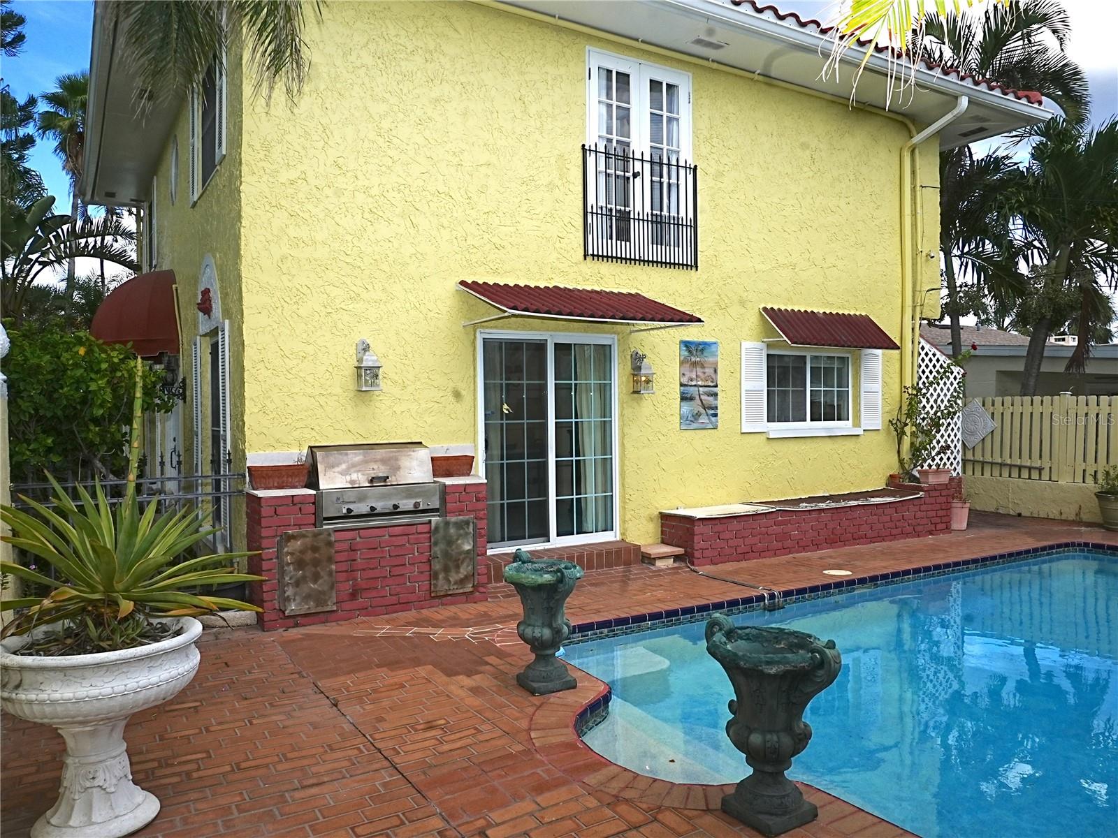 Image 6 of 34 For 305 Gulf Blvd