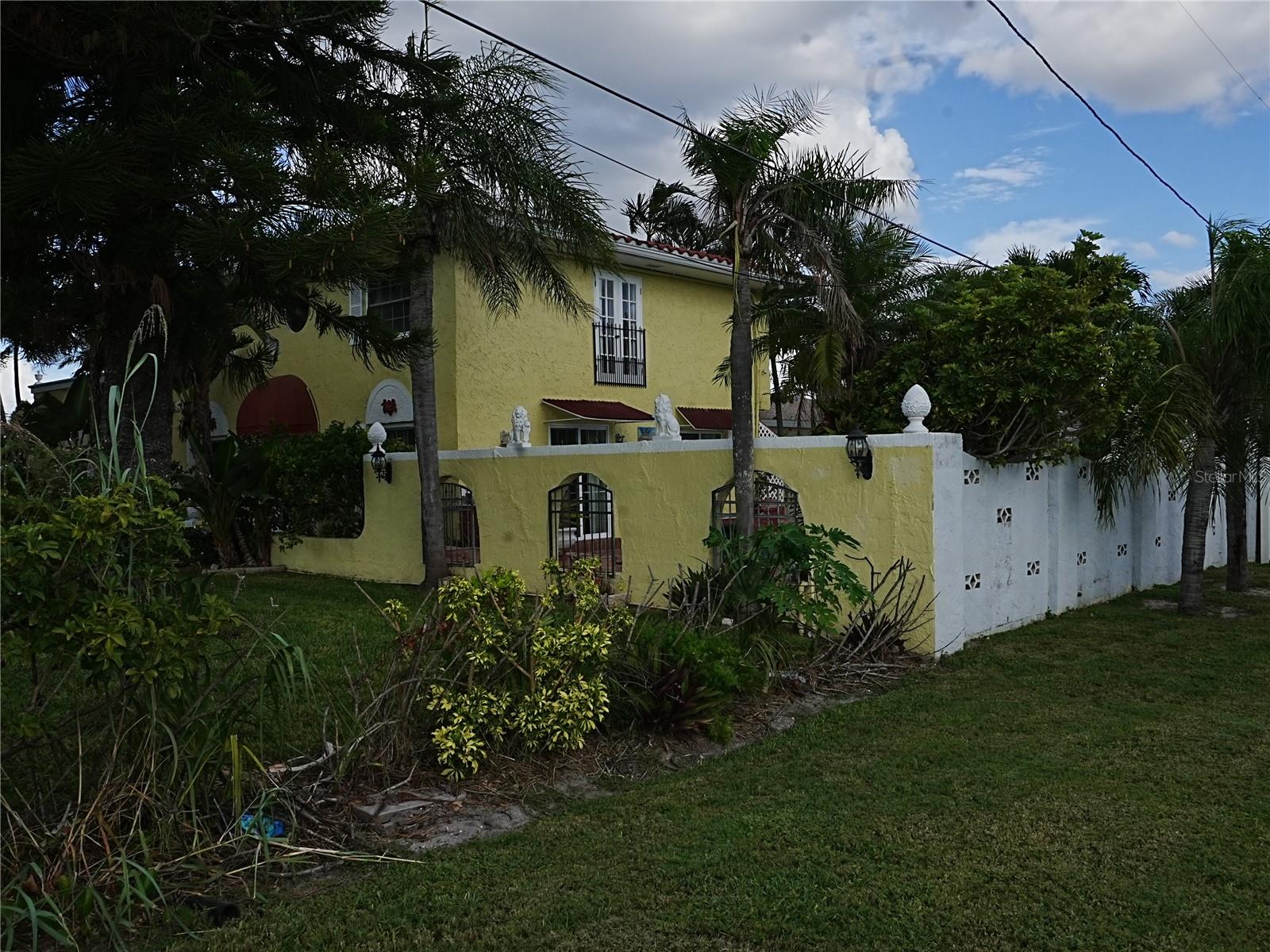 Image 8 of 34 For 305 Gulf Blvd