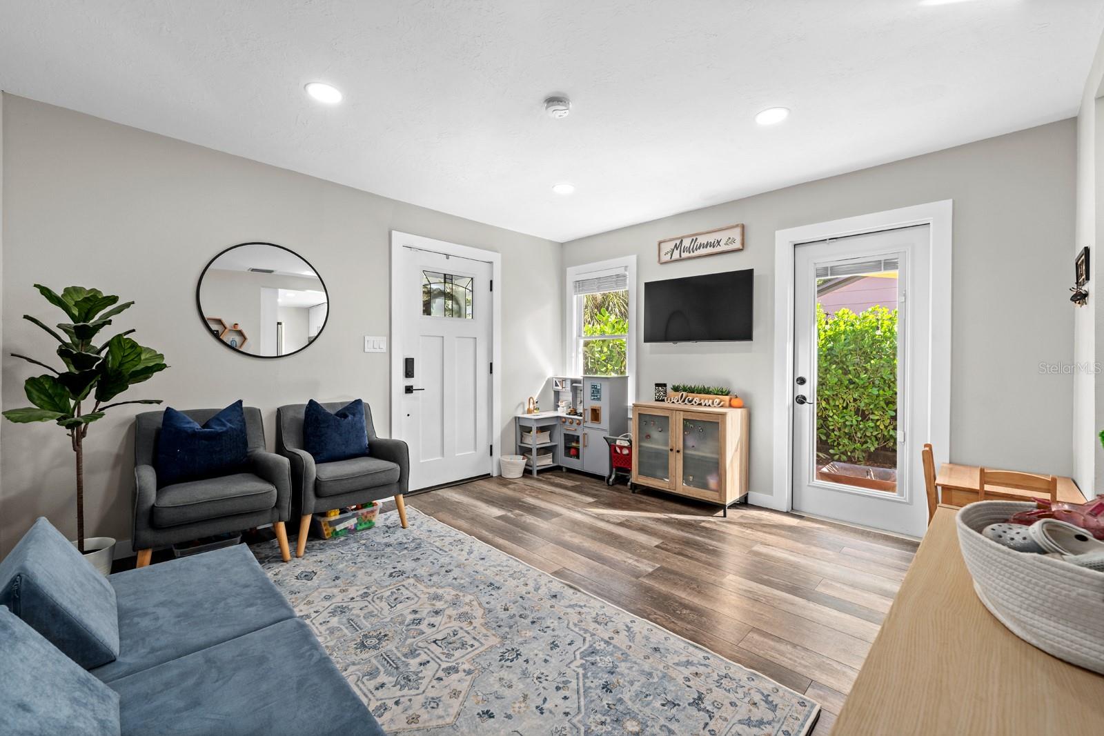 Image 5 of 26 For 3526 4th Avenue N