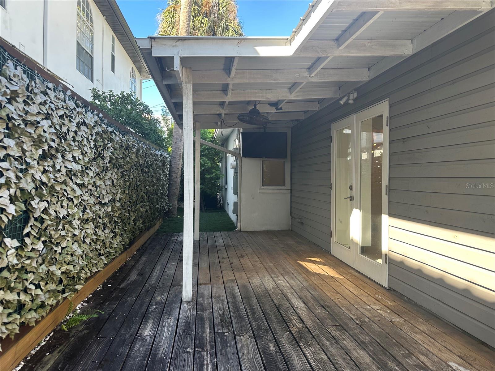 Image 10 of 22 For 411 Albany Avenue 2