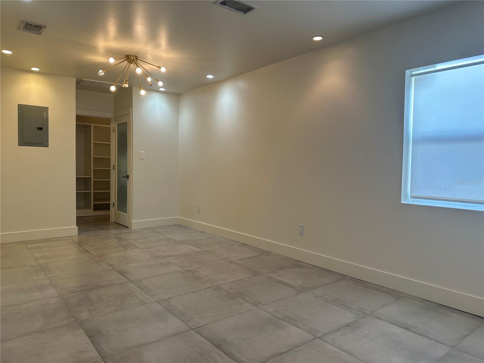 Image 17 of 22 For 411 Albany Avenue 2