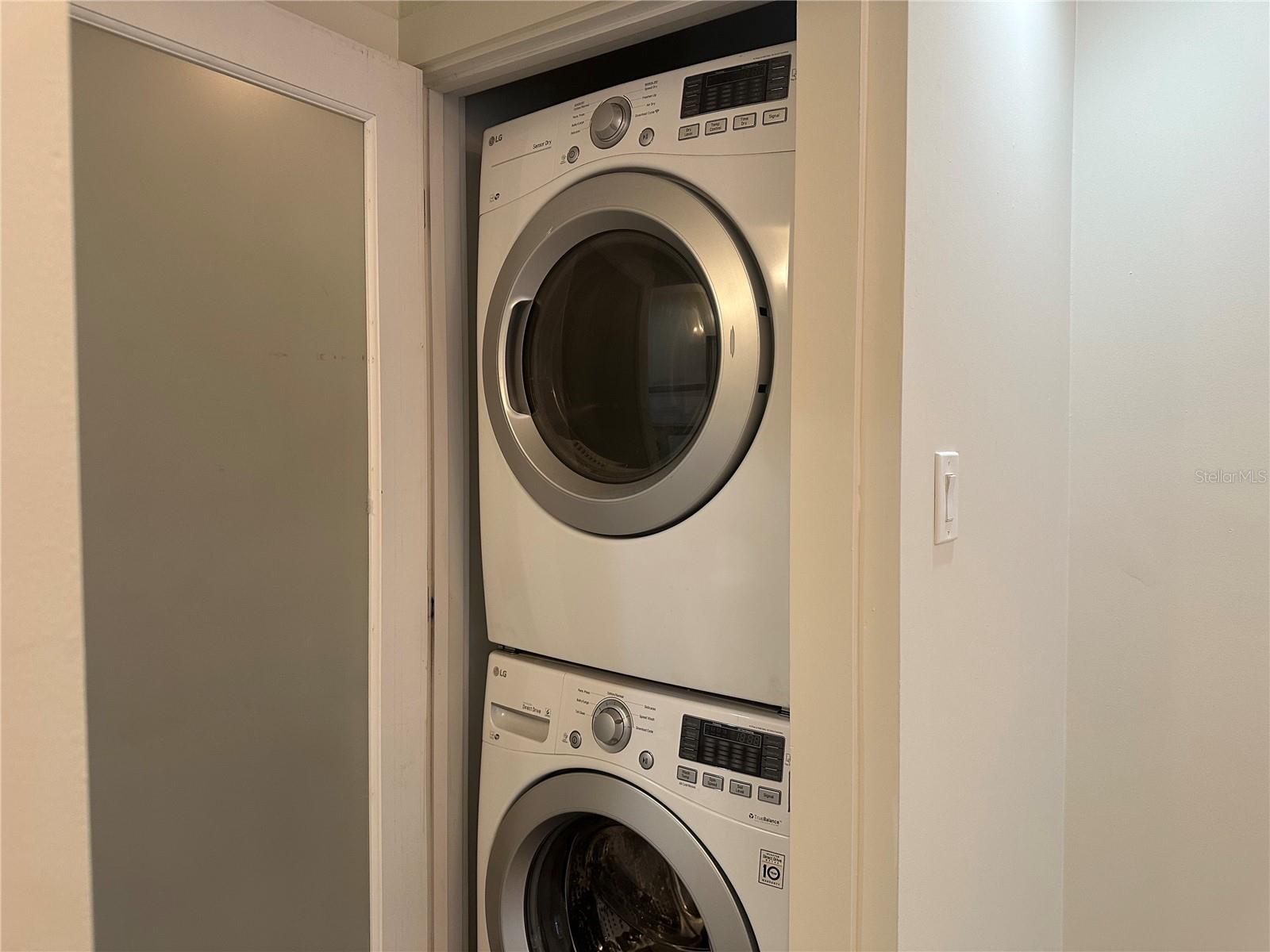 Image 21 of 22 For 411 Albany Avenue 2