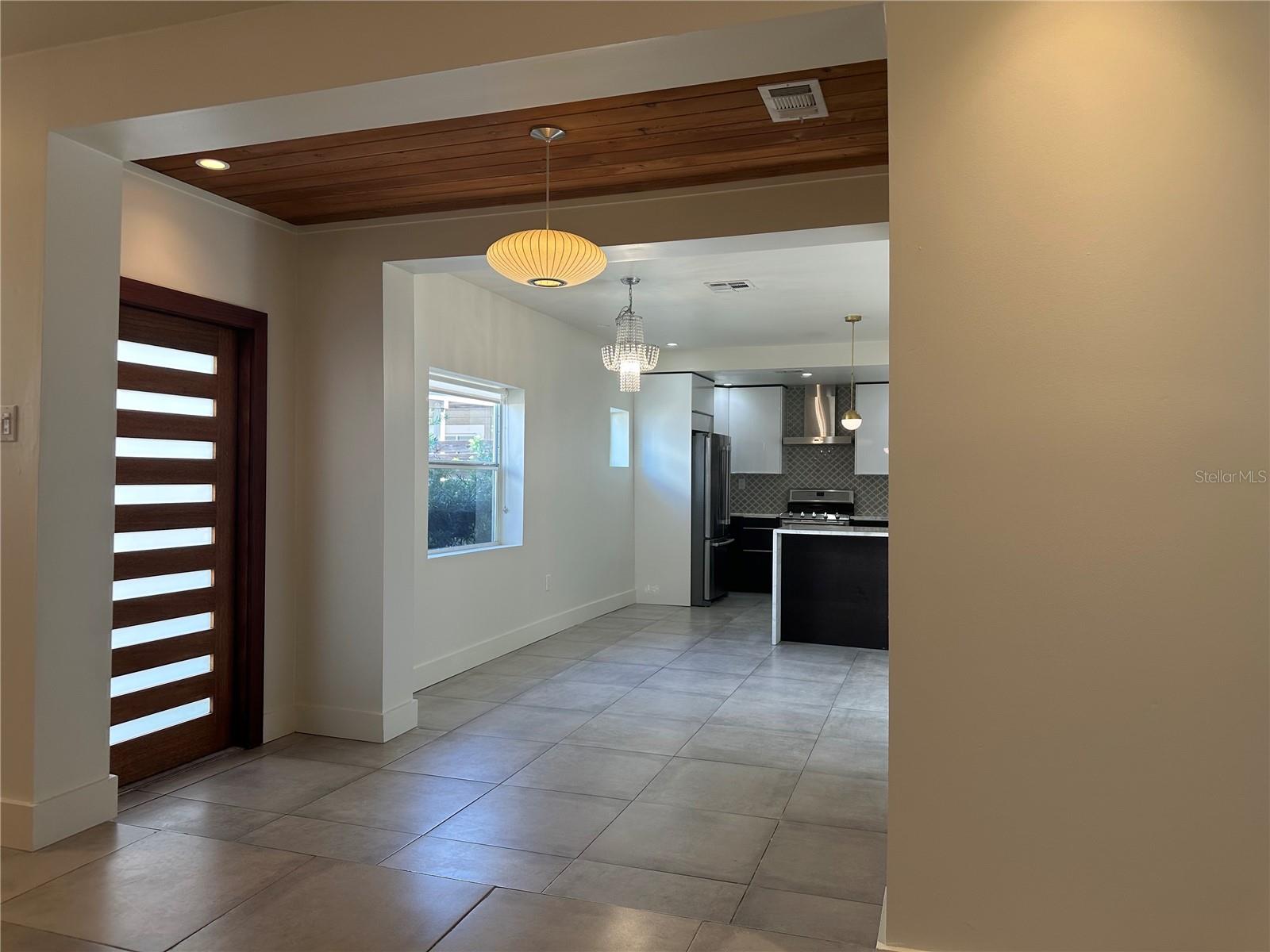 Image 3 of 22 For 411 Albany Avenue 2