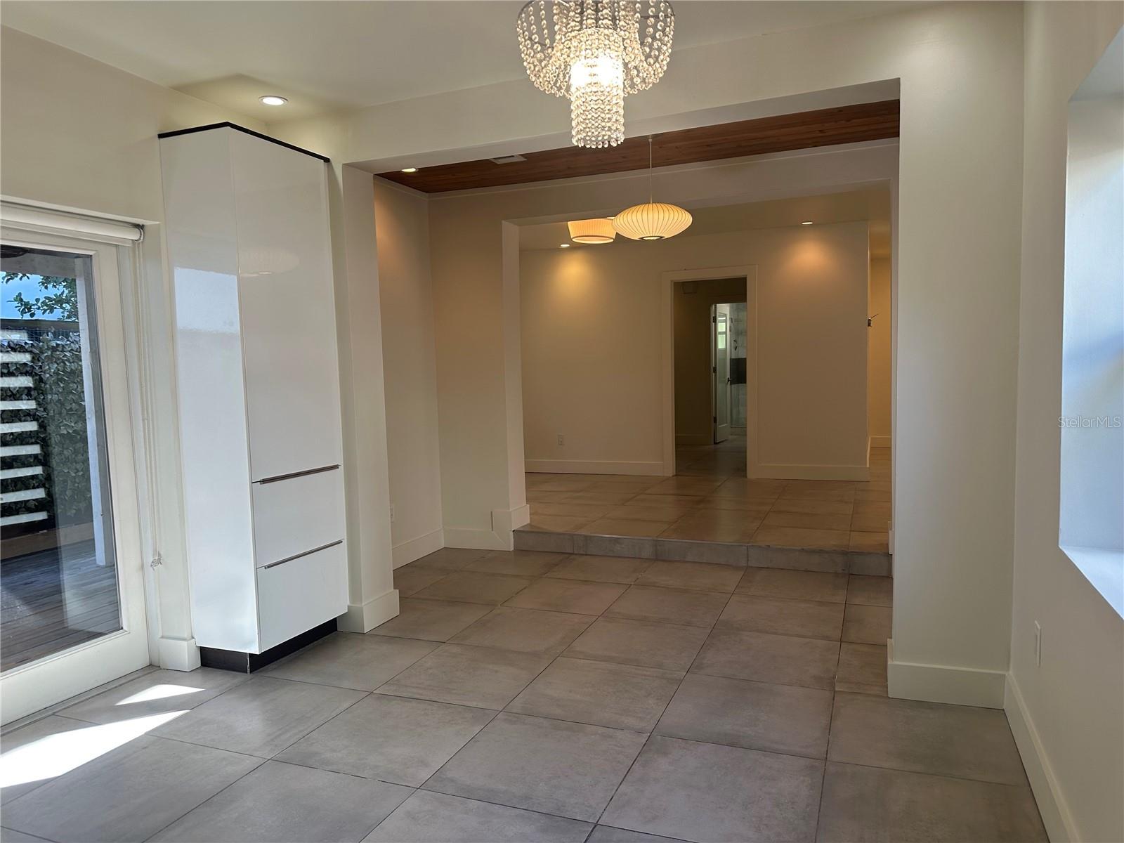 Image 8 of 22 For 411 Albany Avenue 2