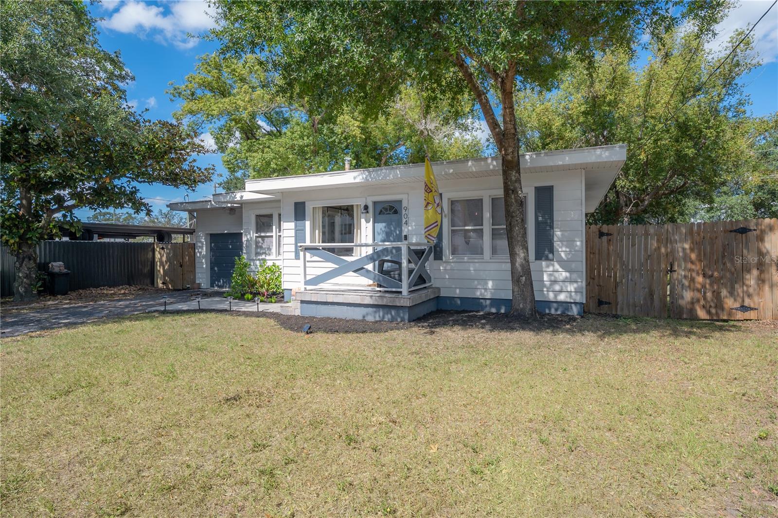 Image 3 of 43 For 904 Knollwood Street